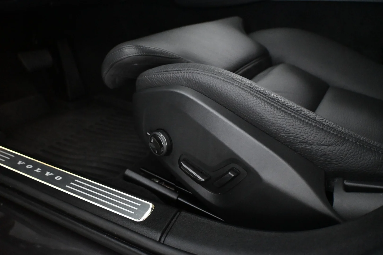 Car Image - 19woaeuM0PEneIt0Wjvo3B