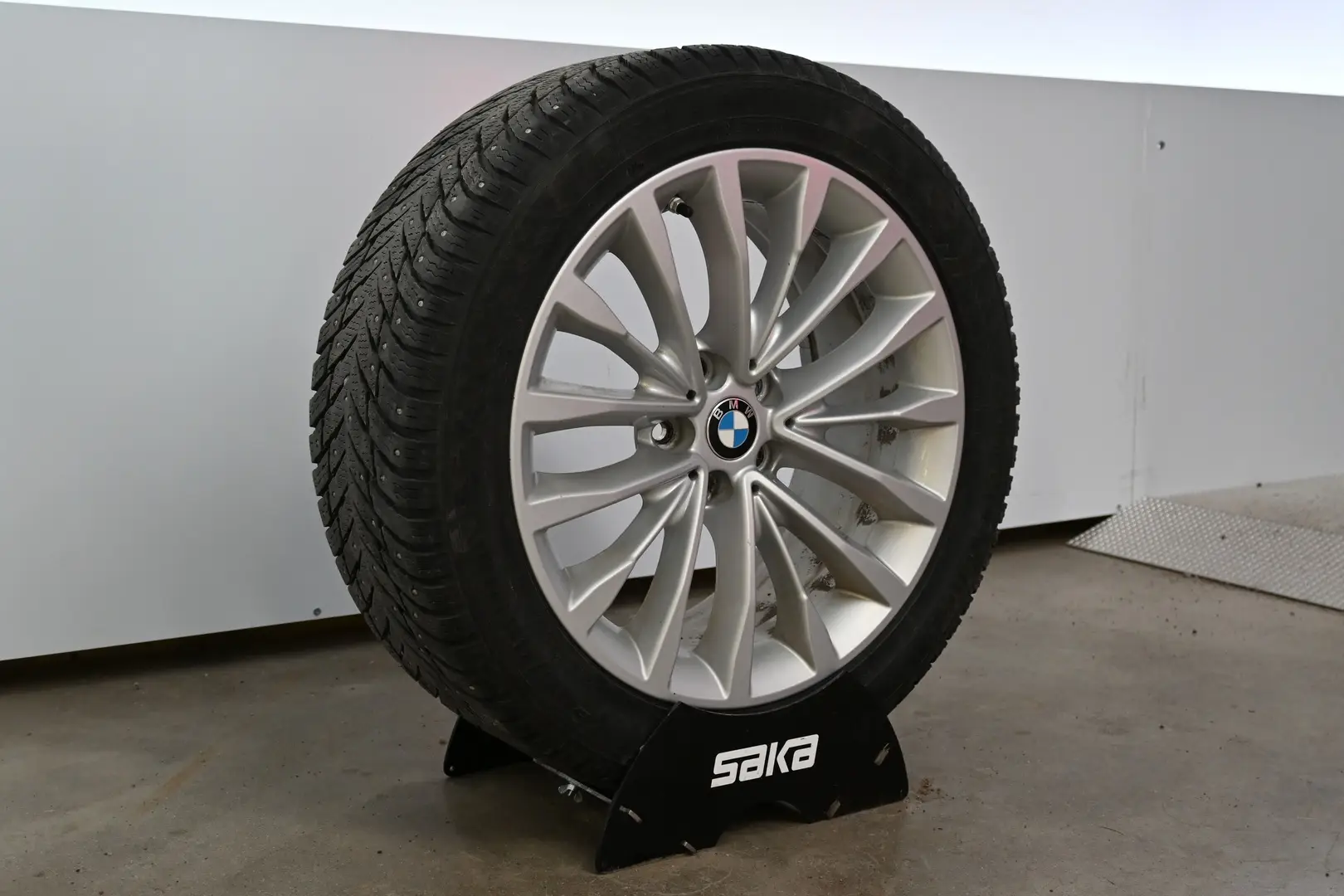 Car Image - 2o1gCc1g2a1InX1EMw4ngK