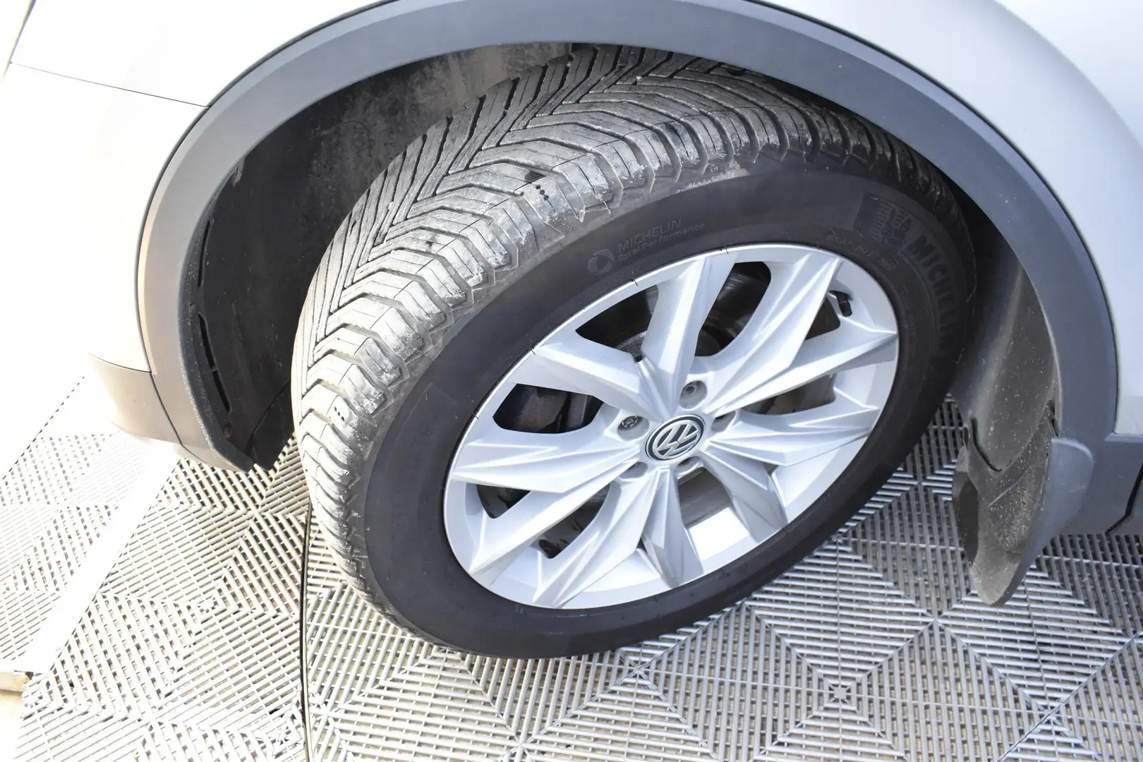 Car Image - 3h56k7SY22ziD3rNrvs8Dp