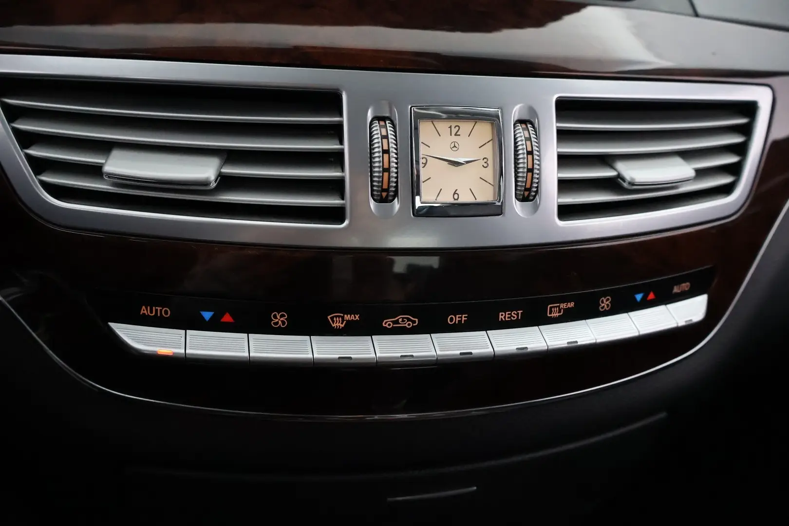 Car Image - dd6BBfFNNIZmIHv81WxM7