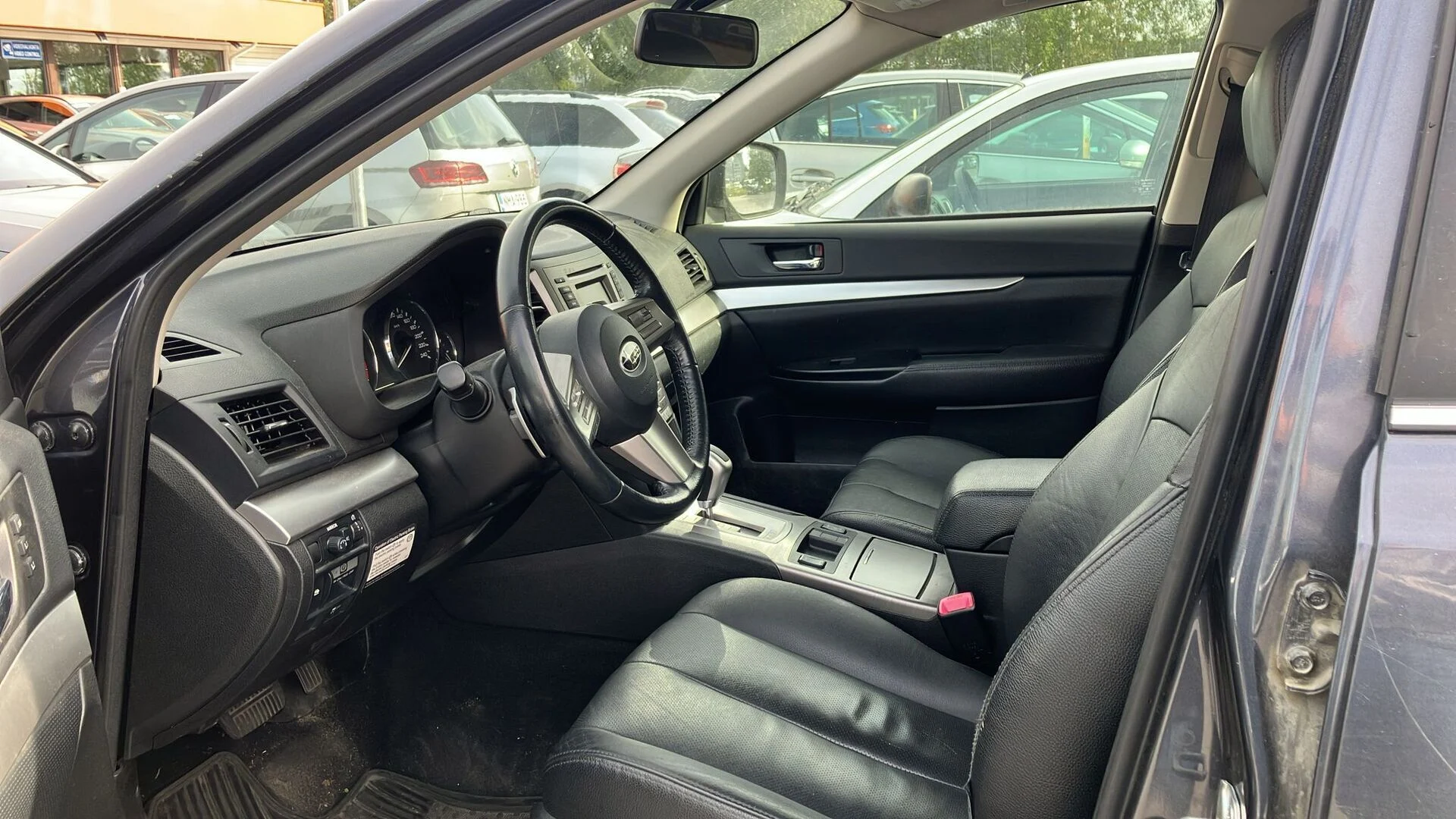 Car Image - 5prXbxBEh2useCllxQ0s7e
