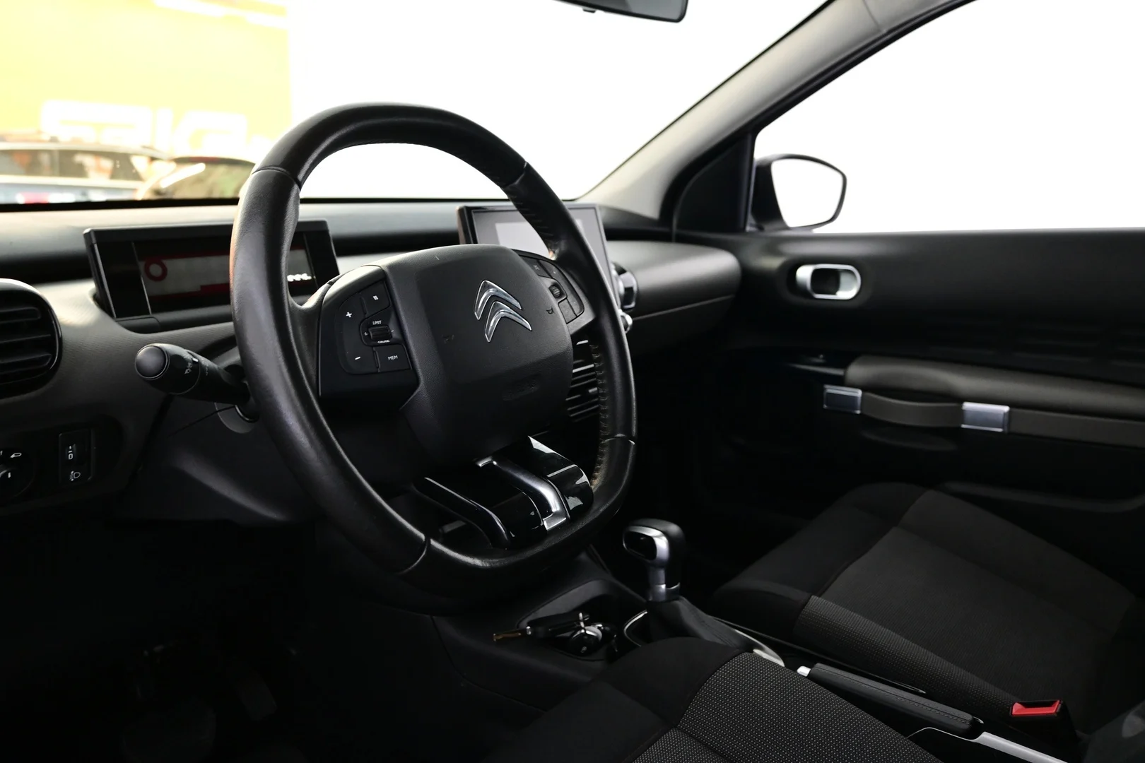 Car Image - 7EeXBmMK1vwtHW2xKwBLOv