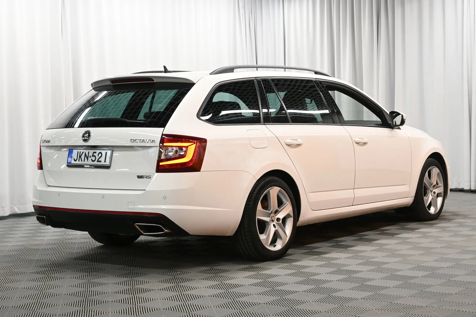 Car Image - 6Y2Ra4dwqqwawW1FA7KN50