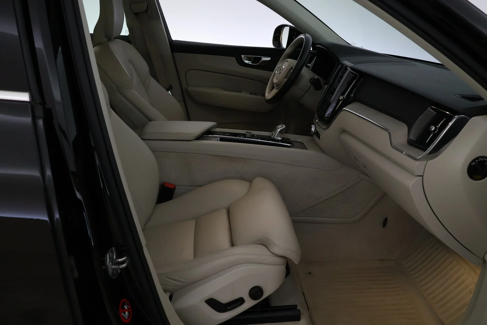 Car Image - 1vBWXtYSwVr9yBKSEihw7M