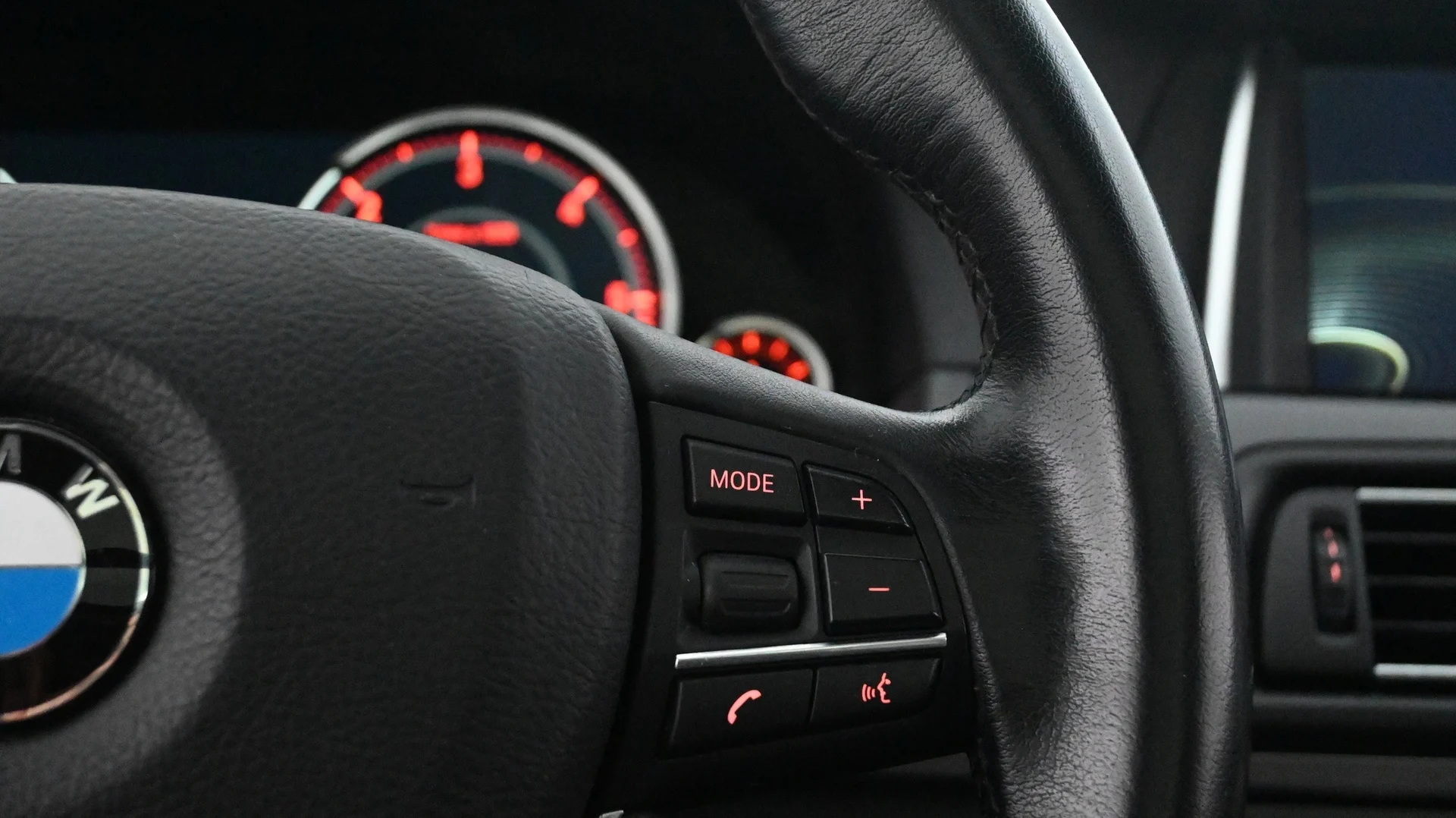 Car Image - 5zEQLFGHP2fangKbsVzl7f