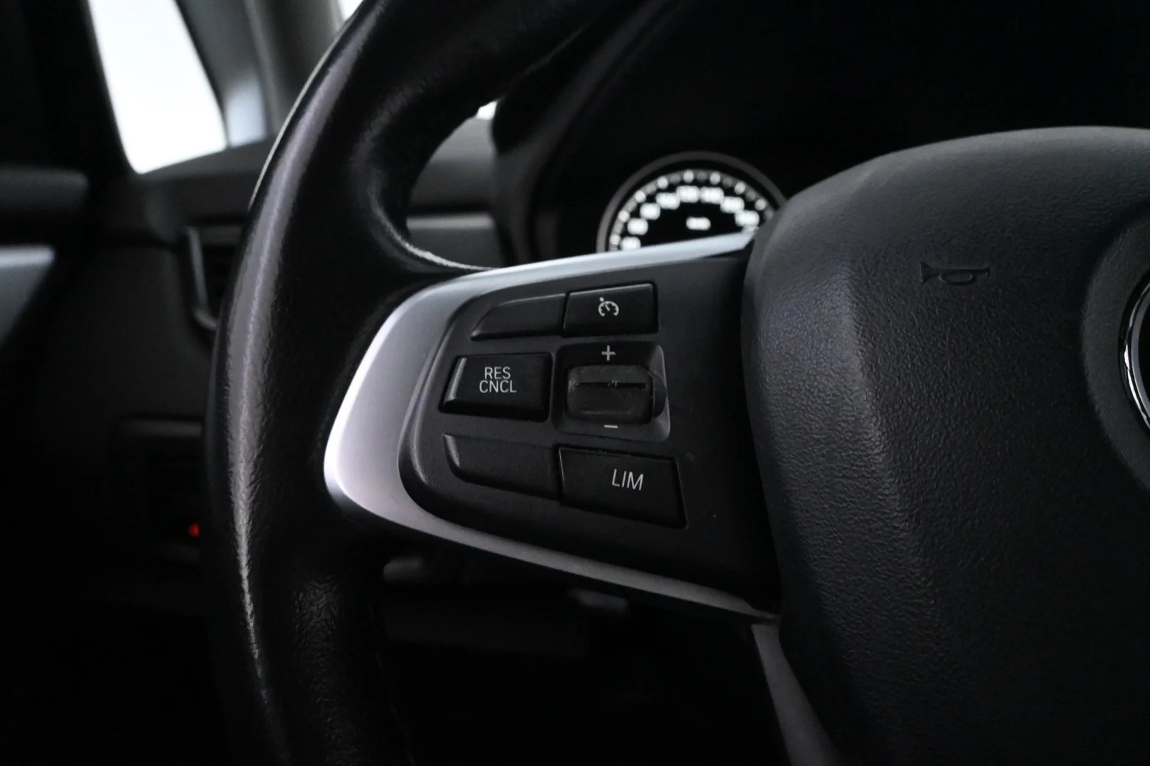 Car Image - 1C8LXoKYJU59HceSg4y7s0