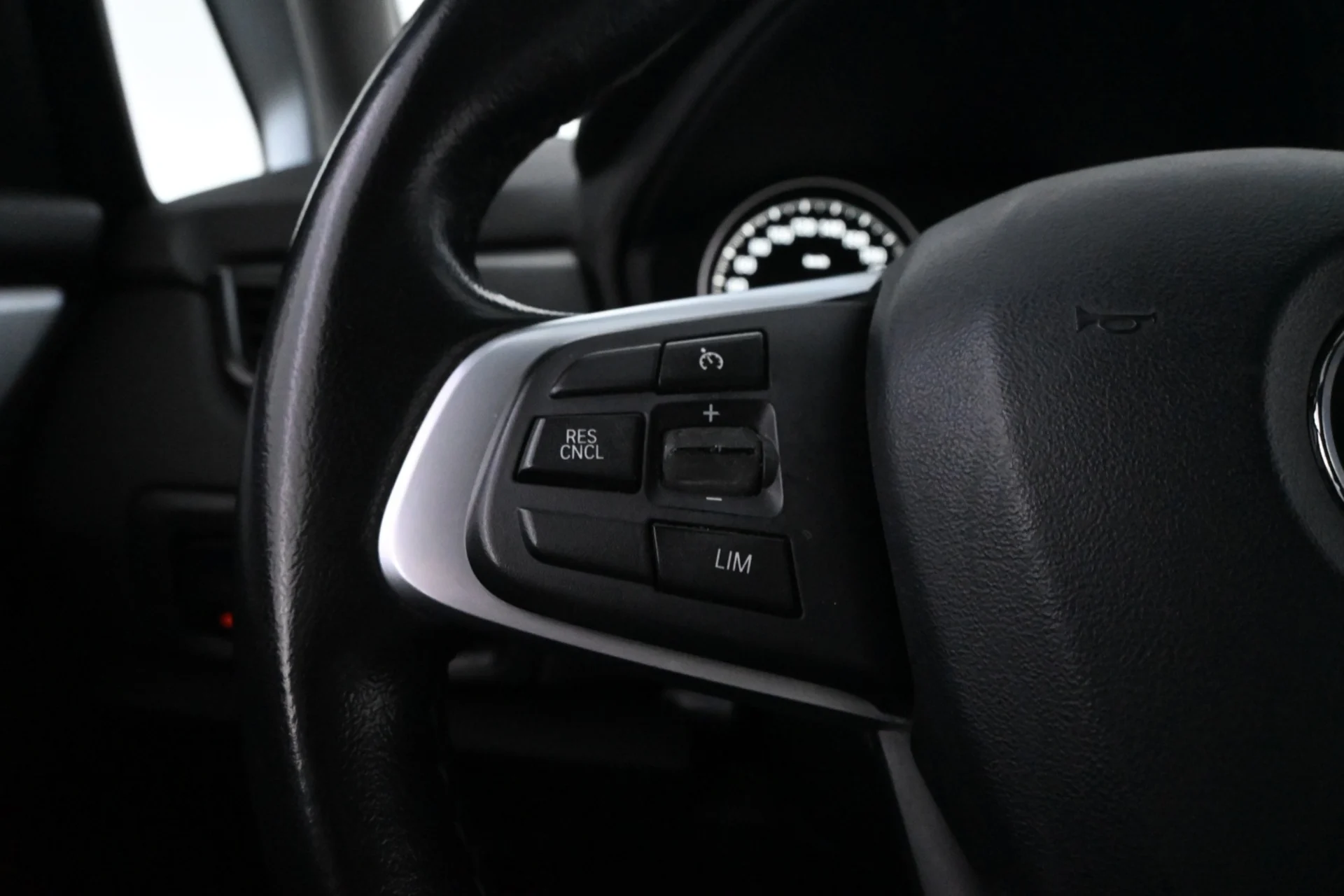 Car Image - 1C8LXoKYJU59HceSg4y7s0