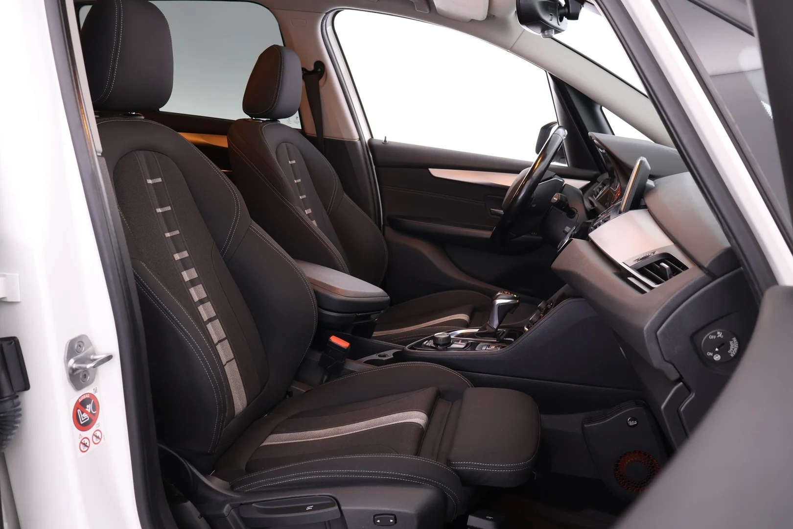 Car Image - 7iBwImM1StrZd9ZzNEe1N2