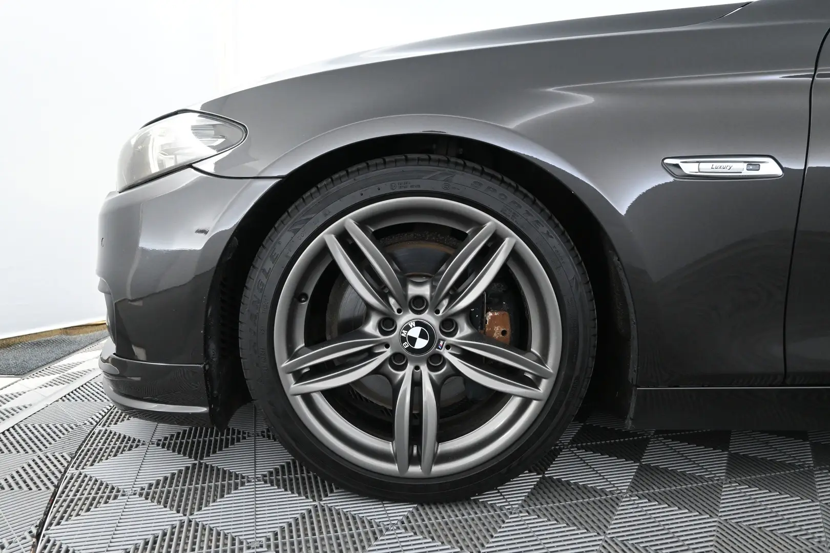 Car Image - 2QlVBRasV1XKM1xrVUv5nd