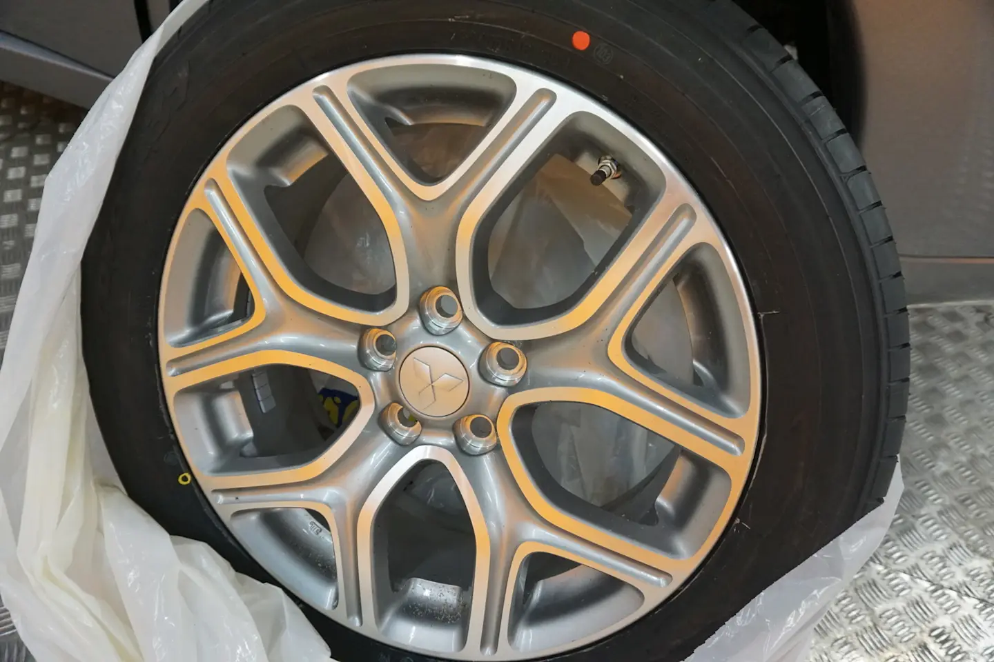 Car Image - 2ngw06rTFLVLg7aHkw9AOG