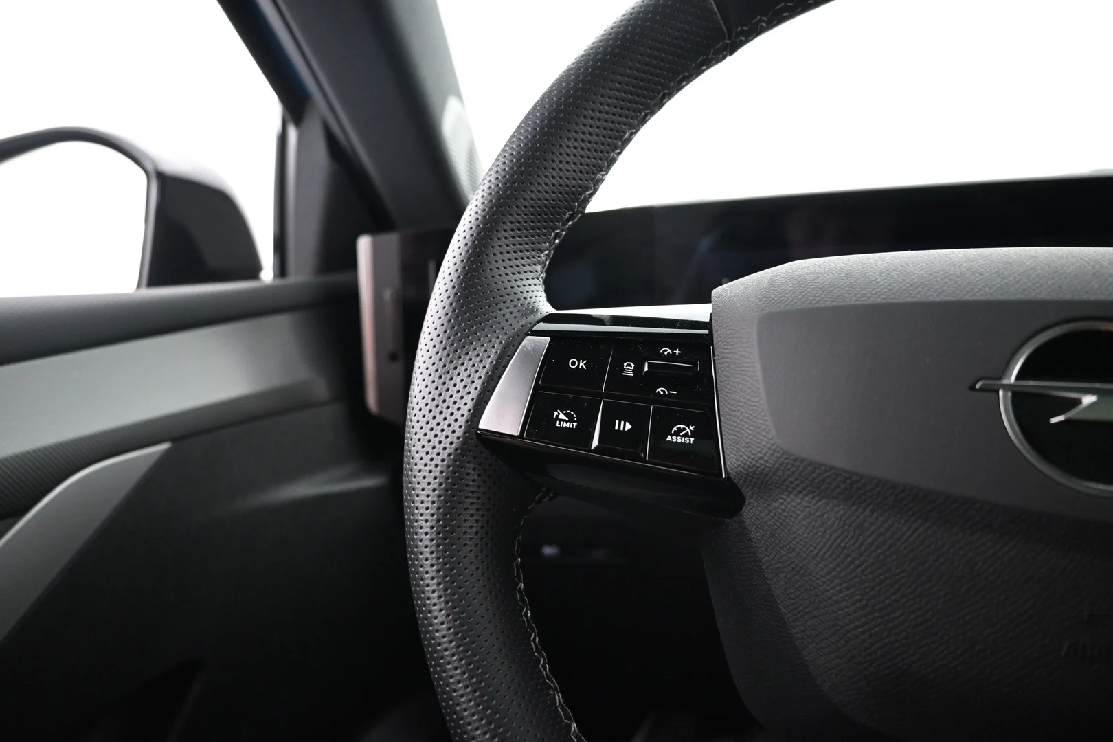 Car Image - 1zdnYLPUmmDFWTTuWTjMMg