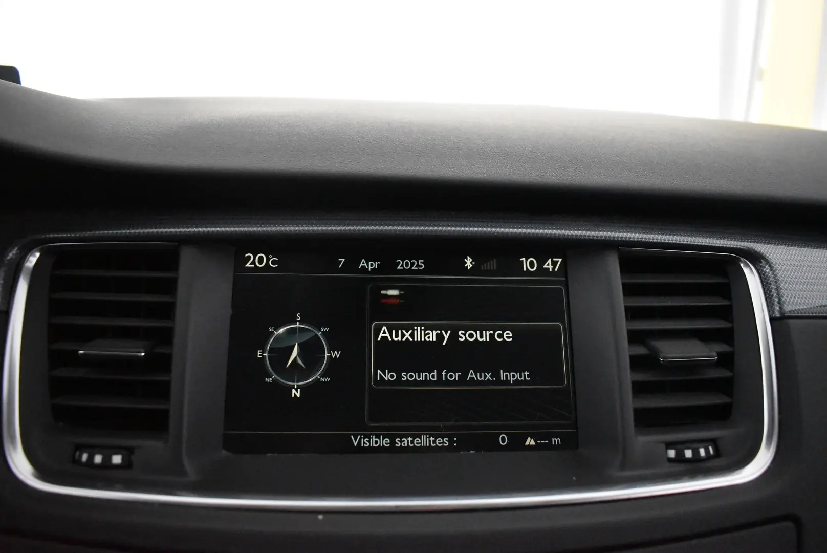 Car Image - 2tmDGw8IKdlUXYlR9Njoeo