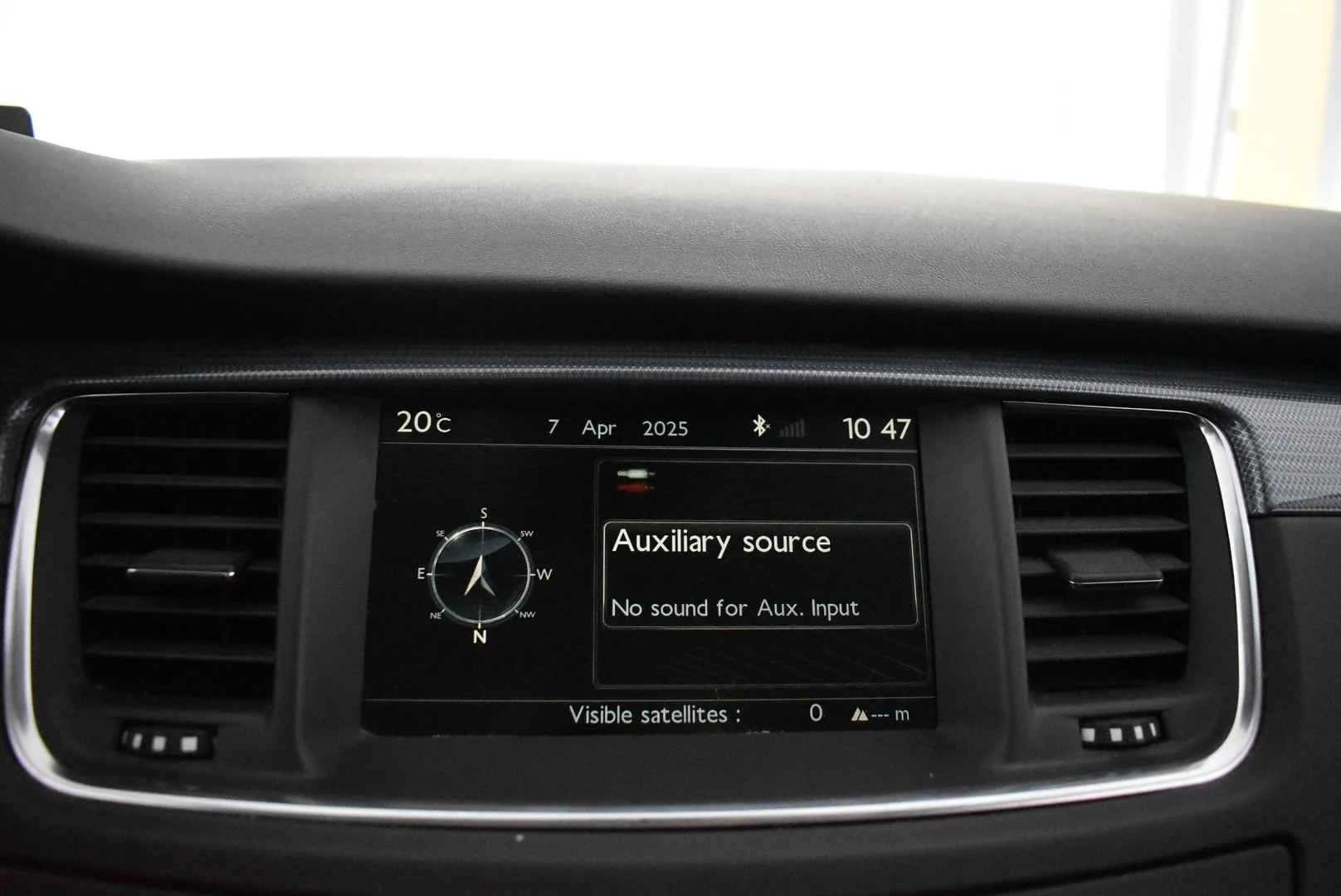 Car Image - 2tmDGw8IKdlUXYlR9Njoeo