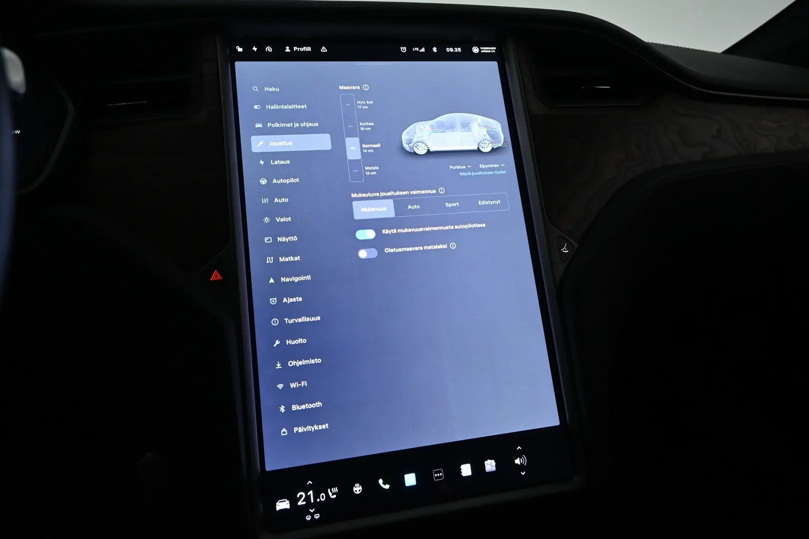 Car Image - F6kS5F6dpENu6hrT5CmWn
