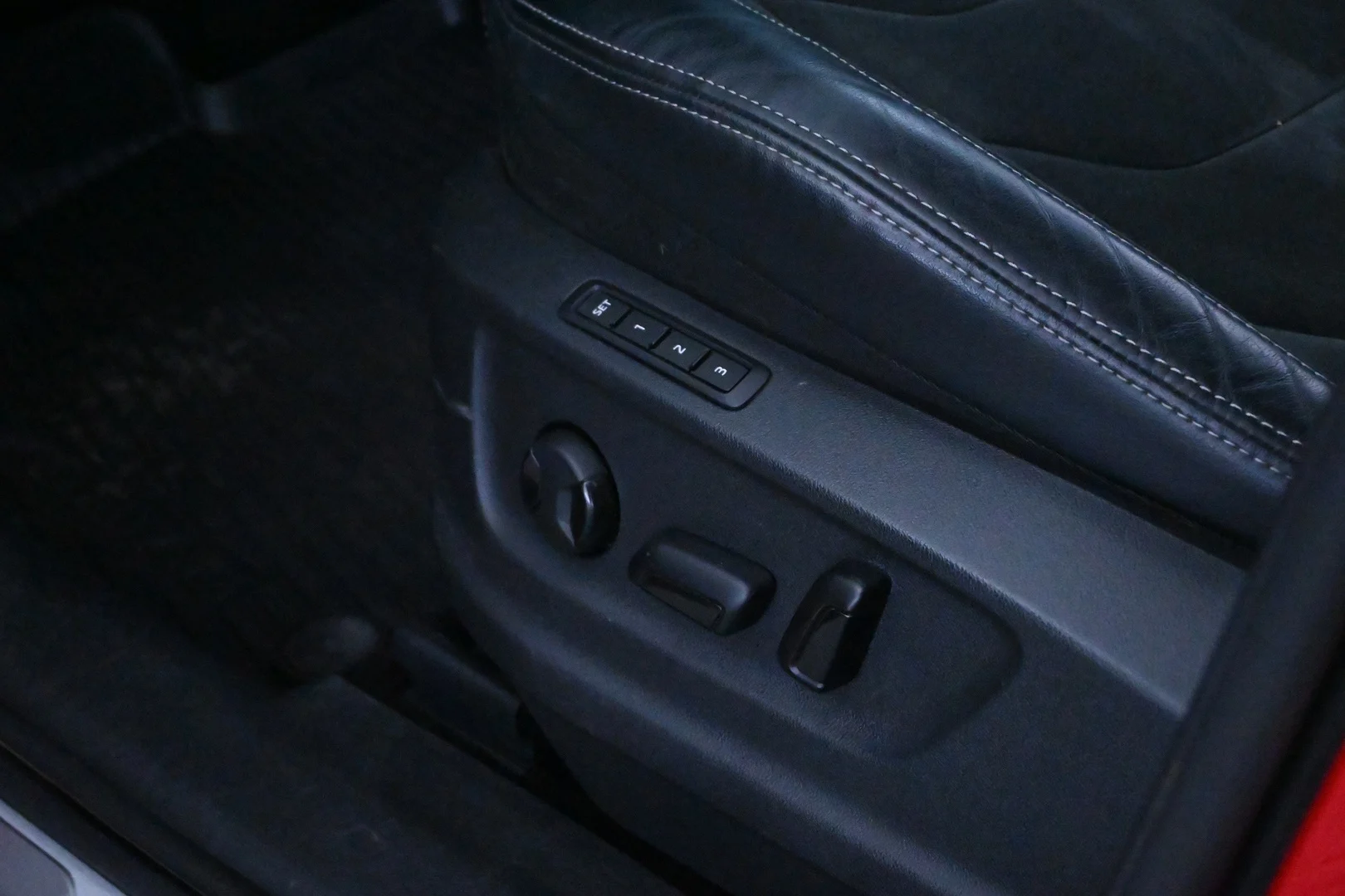 Car Image - 1DeC7EYuHEr5F3l9x06Oos