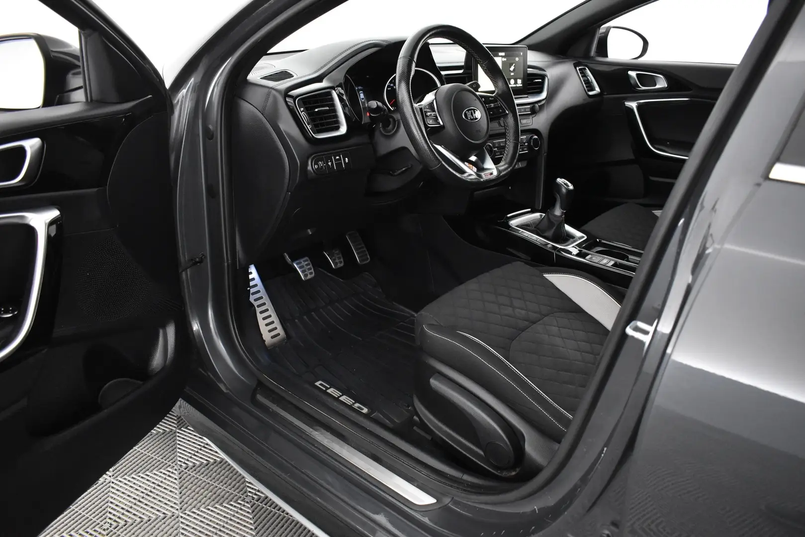 Car Image - 5CxmJdIcifhcun0UjSc66