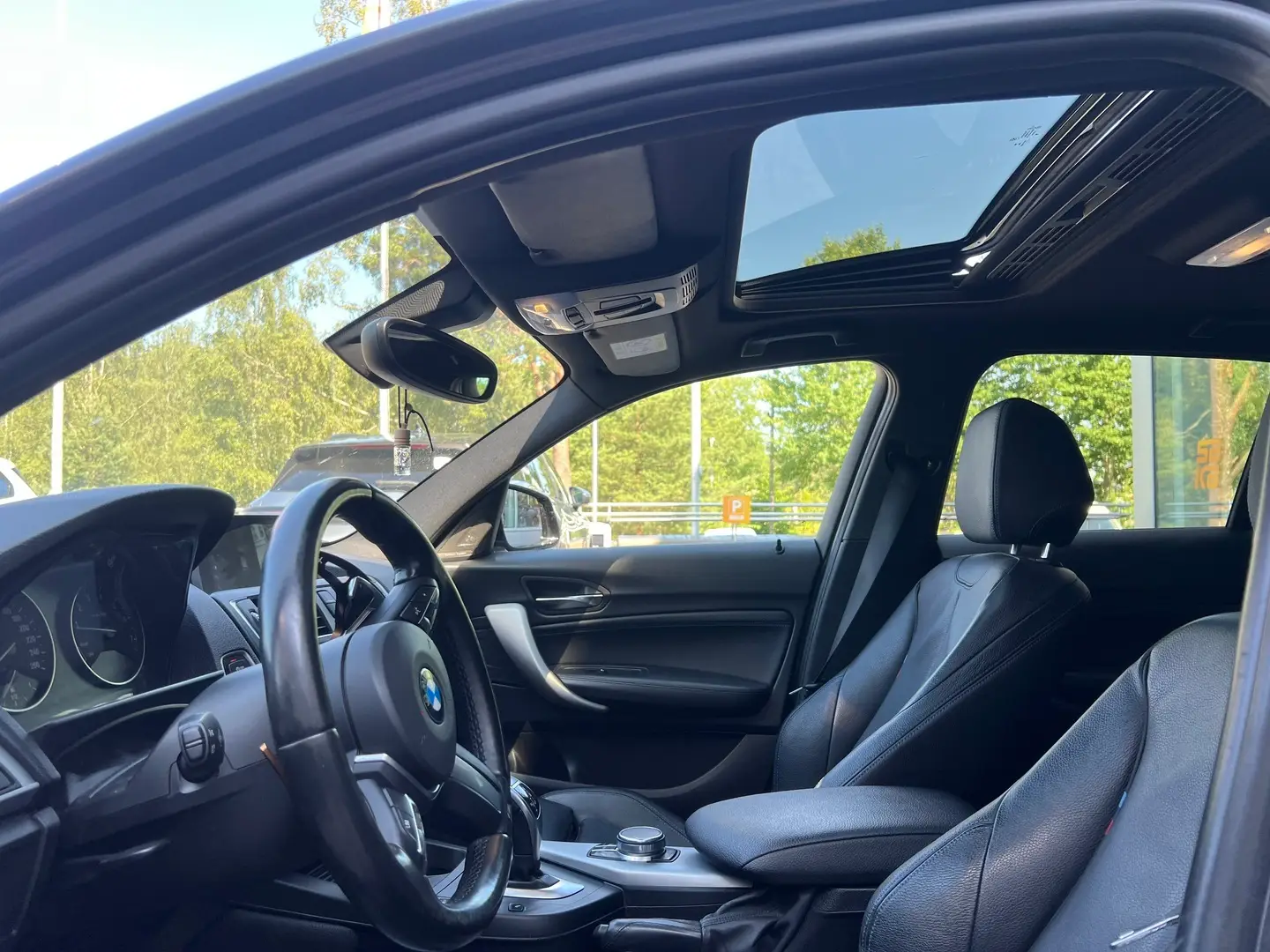 Car Image - 32fBXzxZWaAQ3mRDuorm9J