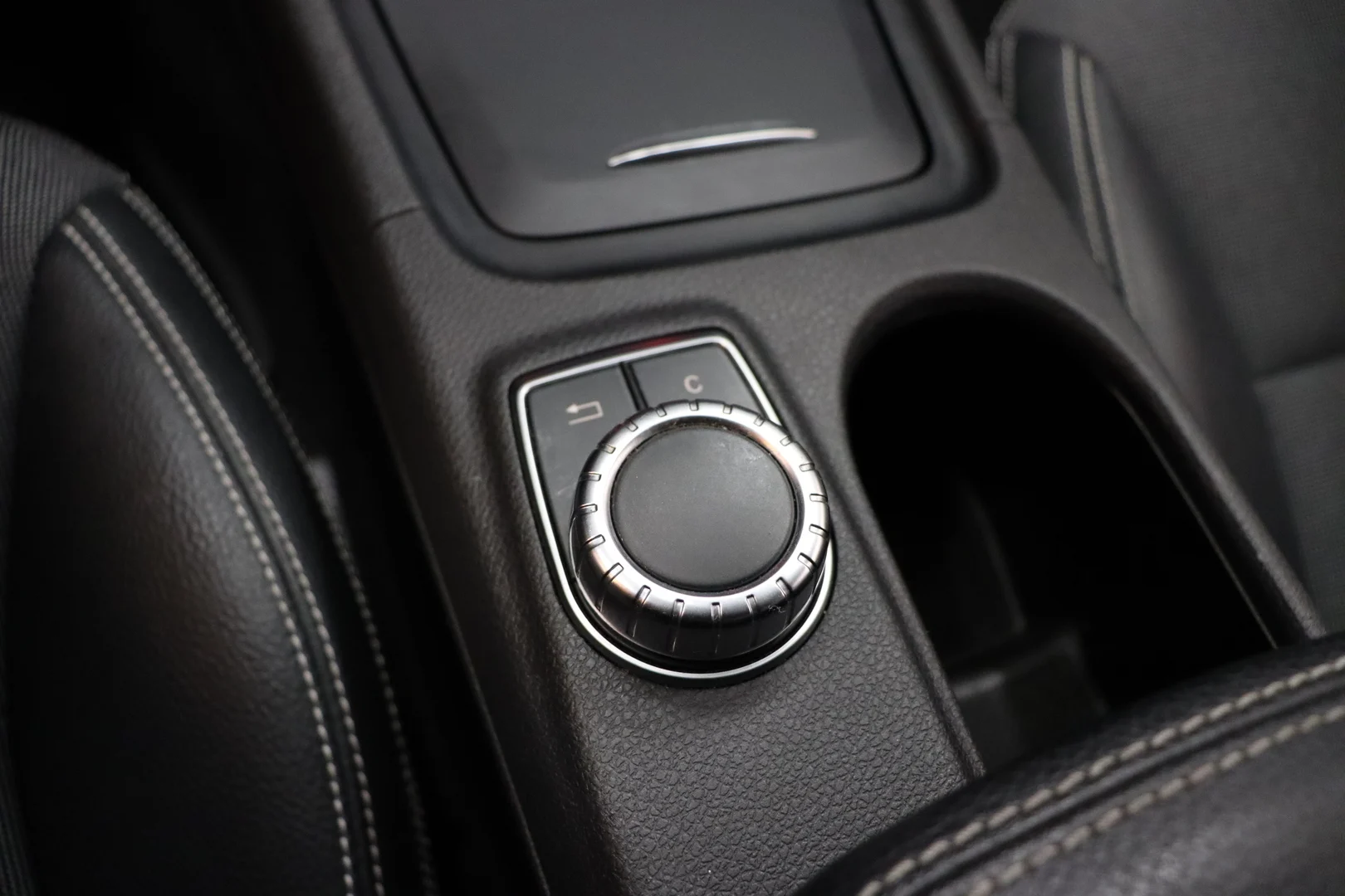 Car Image - VNIzUmqDWRYUa87kd6M8S
