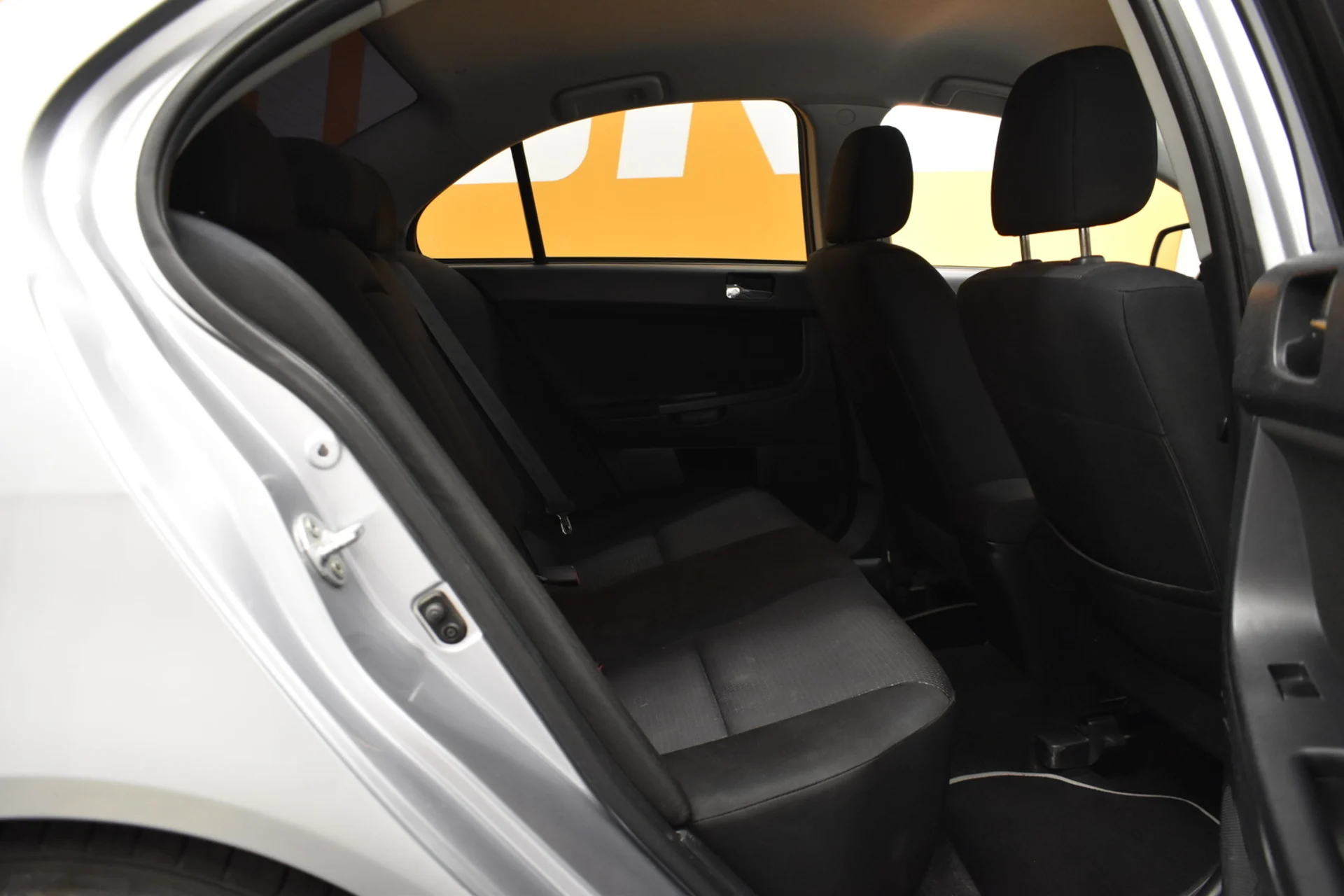 Car Image - uJ0i6eDA28ETAuI9pfutB