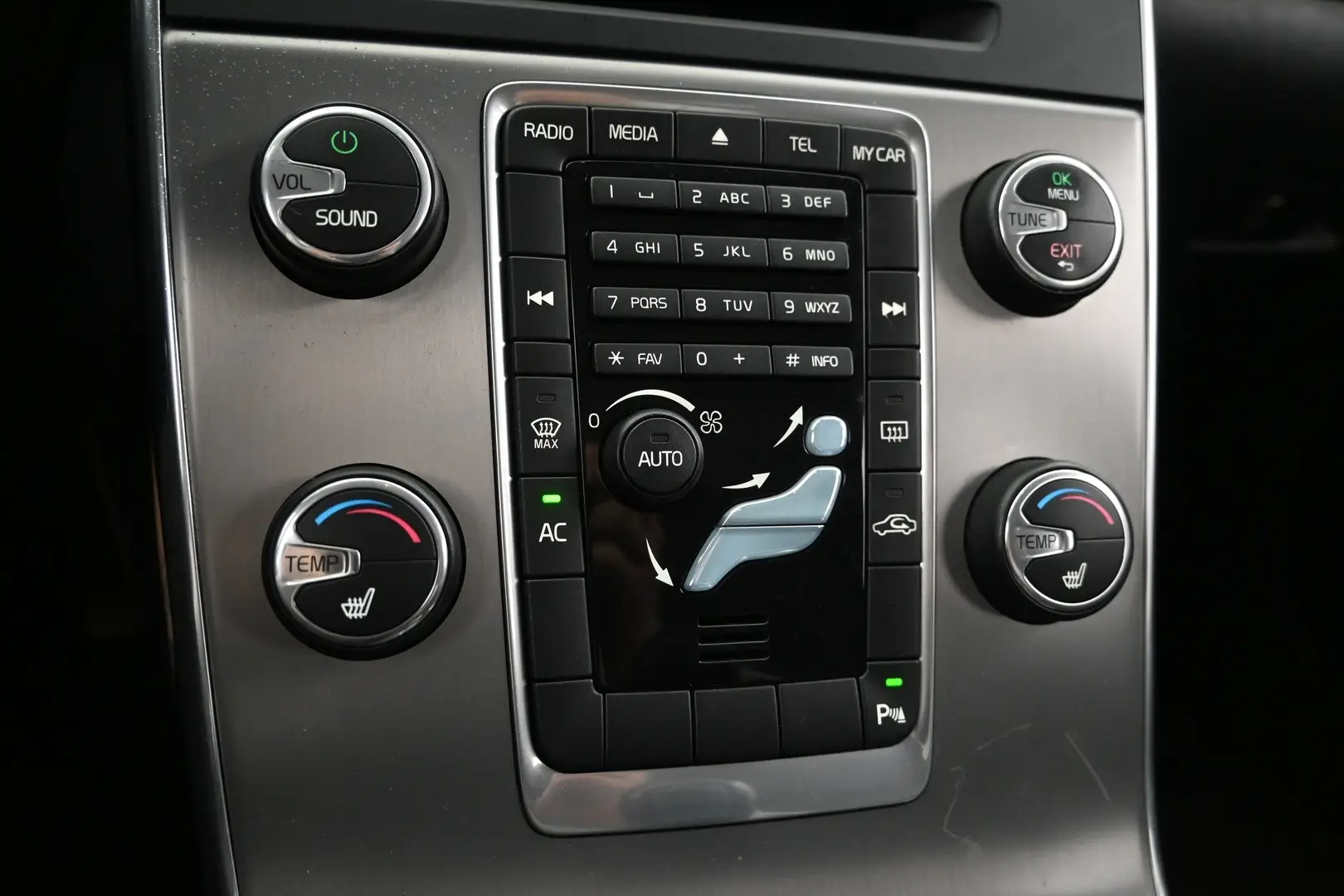 Car Image - 1KYx4WvGpl74DM01GnhlTq