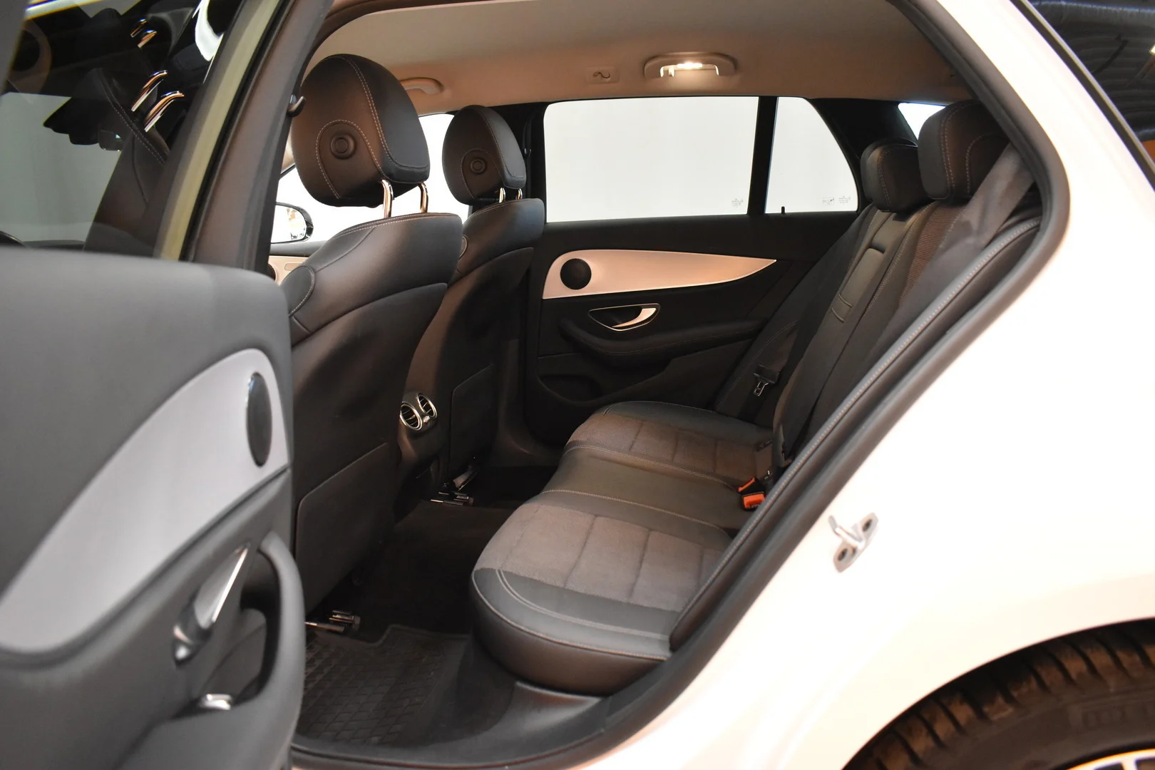 Car Image - 3a6Lov7rU5aXDOafUfySXK