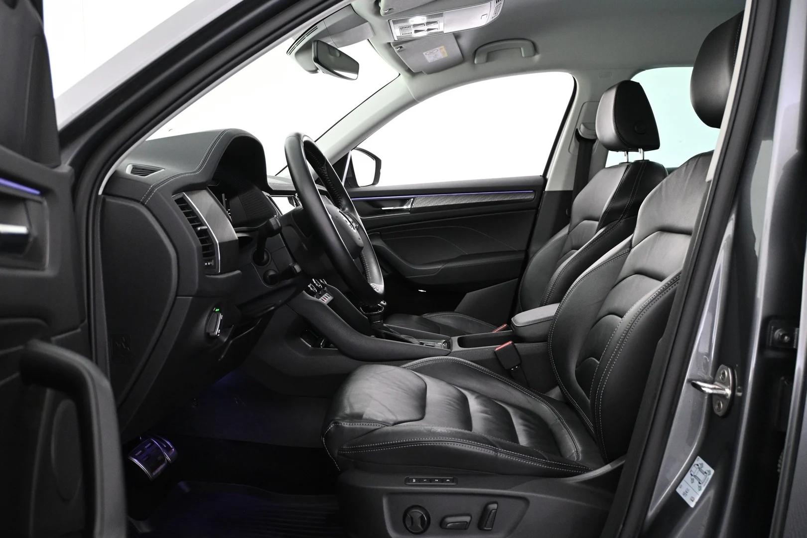 Car Image - 6RF4fCEvkqcFk2j6rrs0E1