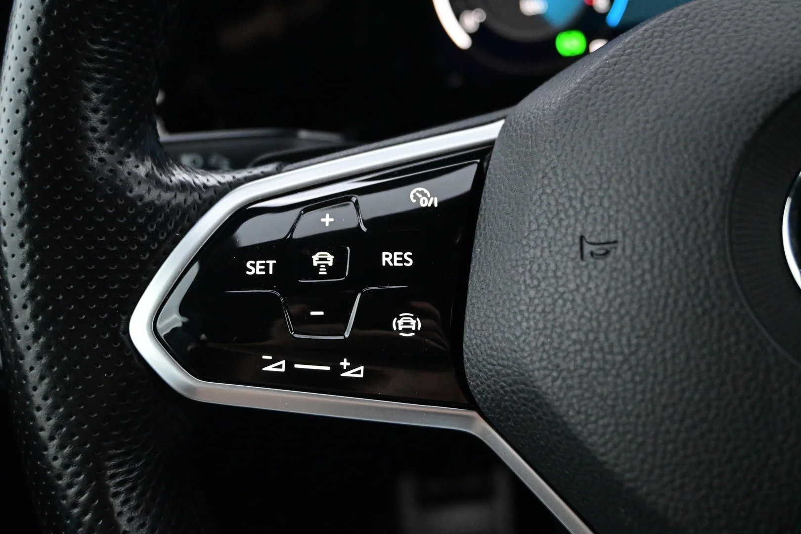 Car Image - 4cHKtE7hiRzsqXT4Dq0oZe