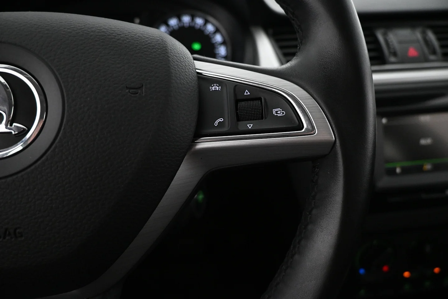 Car Image - 1D34ZAAwjsxXdBbAvON86x