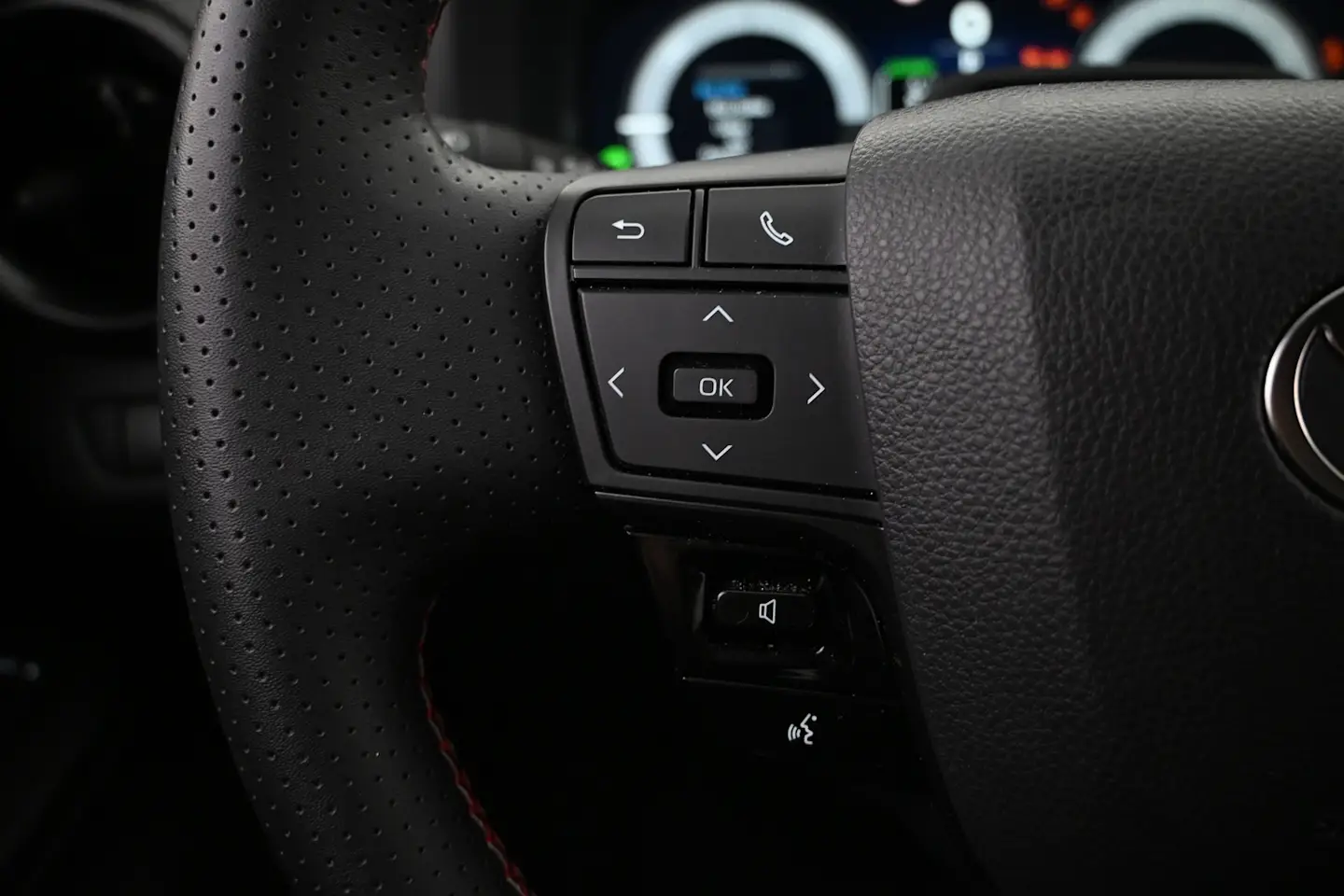 Car Image - 4O1lAJfZTfcvfNhEkkeCMz