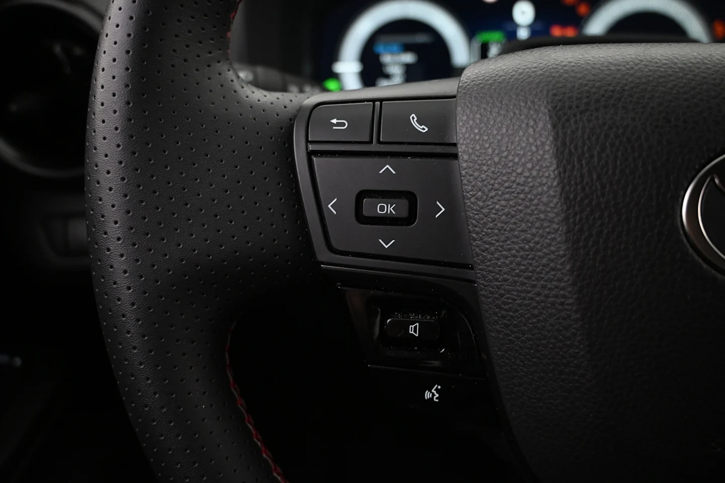 Car Image - 4O1lAJfZTfcvfNhEkkeCMz