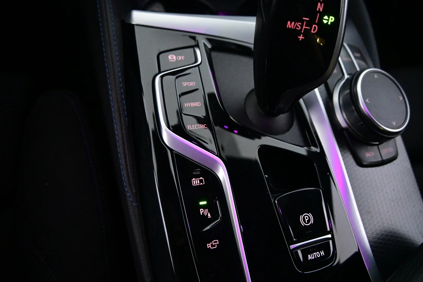Car Image - 2WaOLTtCt8VPRc06knqU7d