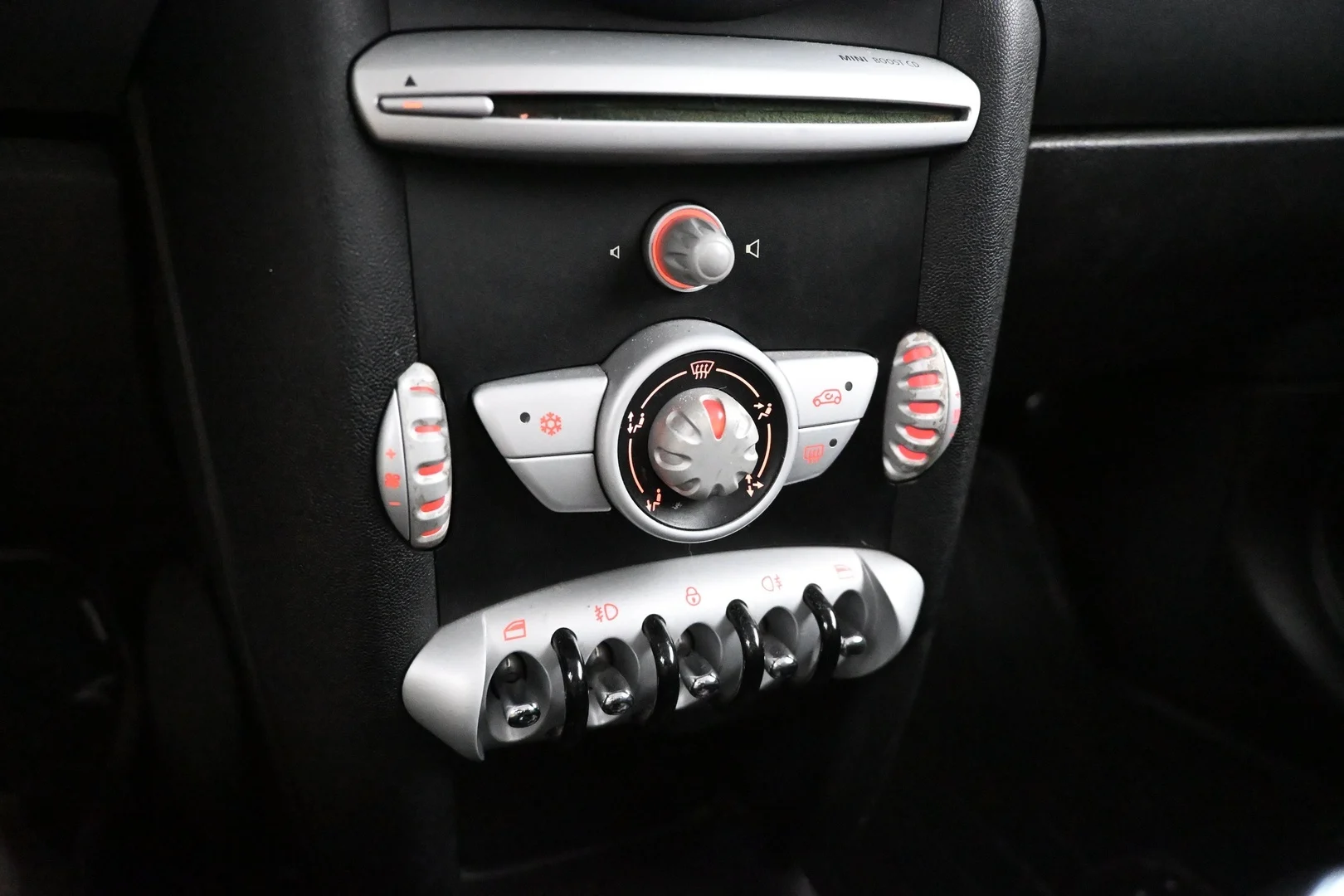 Car Image - v7Va5dkQ0oZDKWGylB9UV