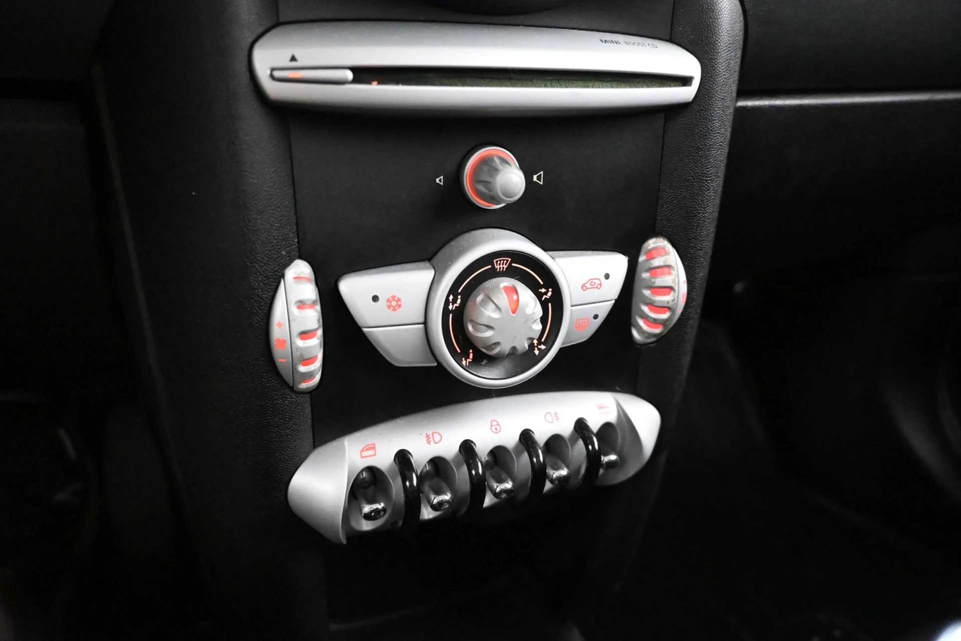 Car Image - v7Va5dkQ0oZDKWGylB9UV