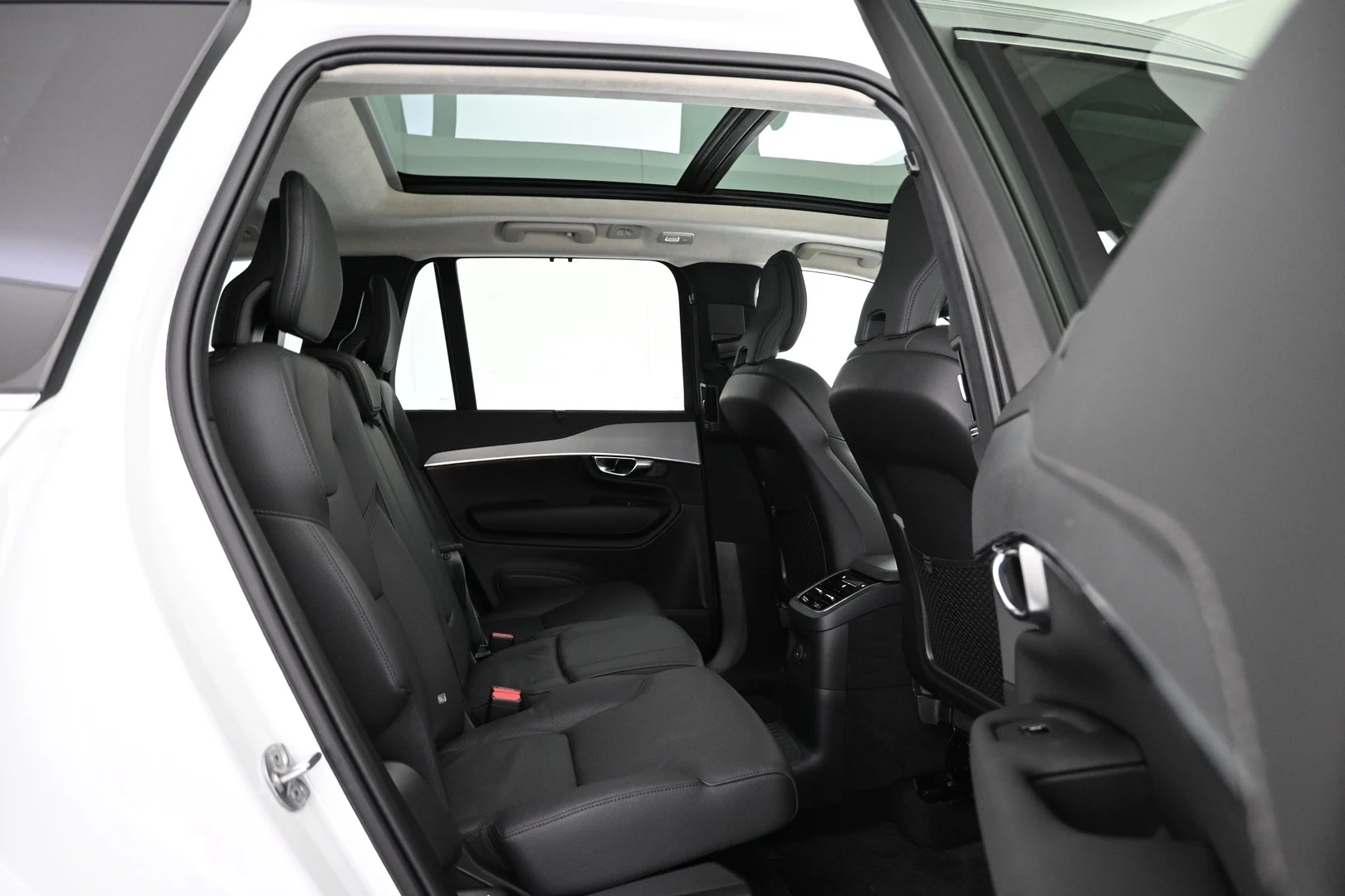 Car Image - 5LqwdIcnE2ESi2p8T2kZKU