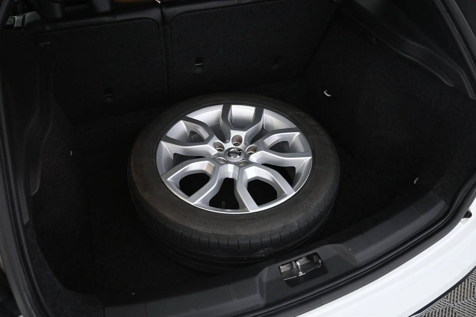 Car Image - 1QQvvZIaTRXdc9vurO8MhJ