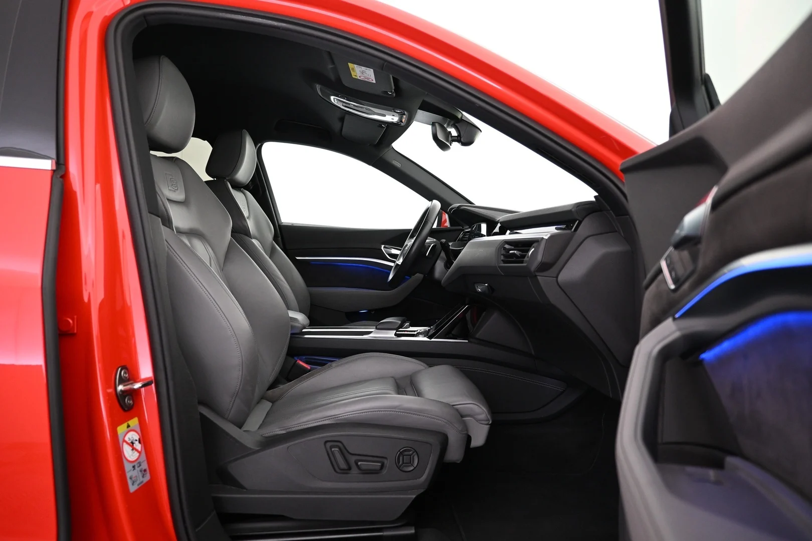 Car Image - 4mwM6ar2ewL1793njVjePl