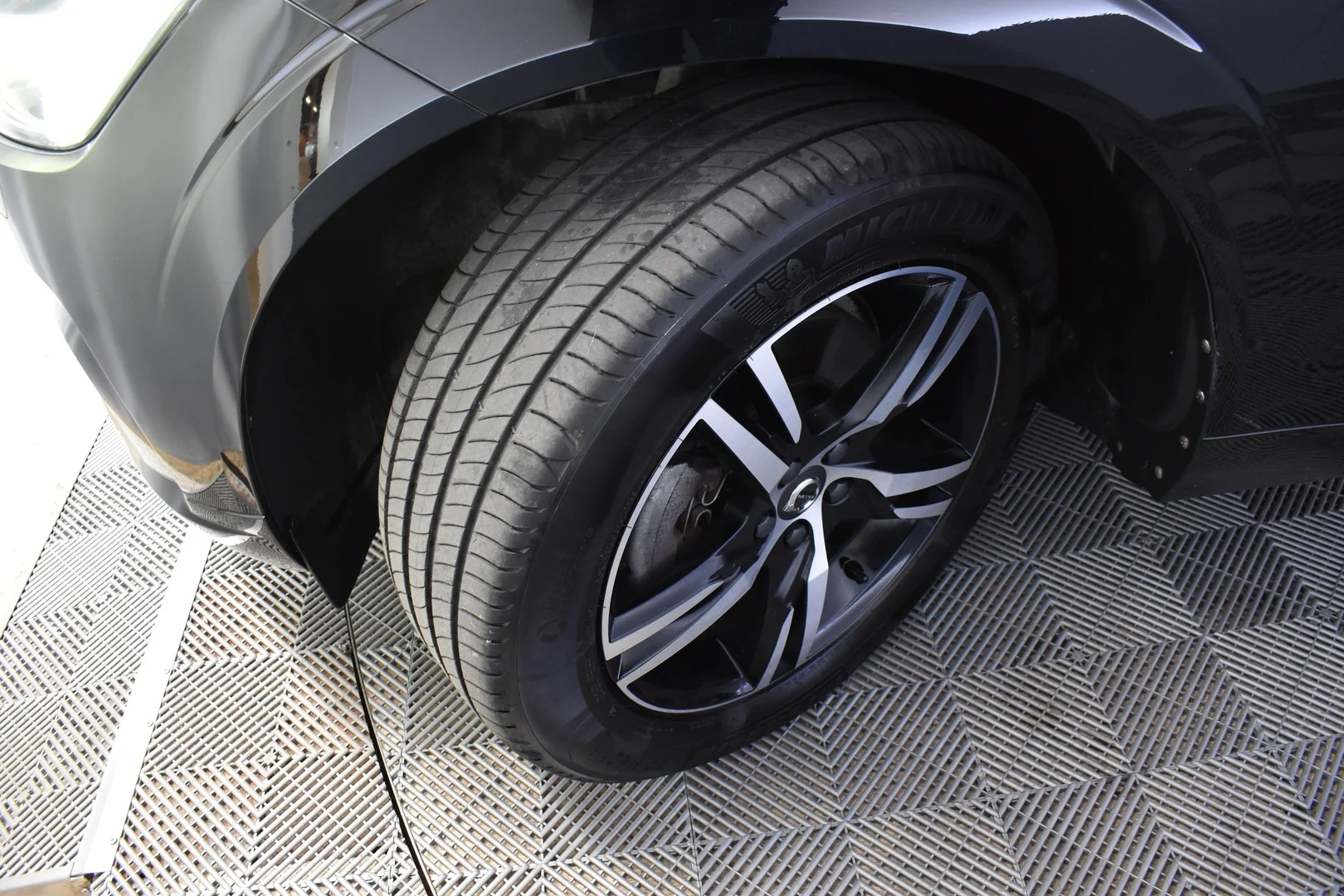 Car Image - 6f9F5wCcHwBg1Or60RIunr