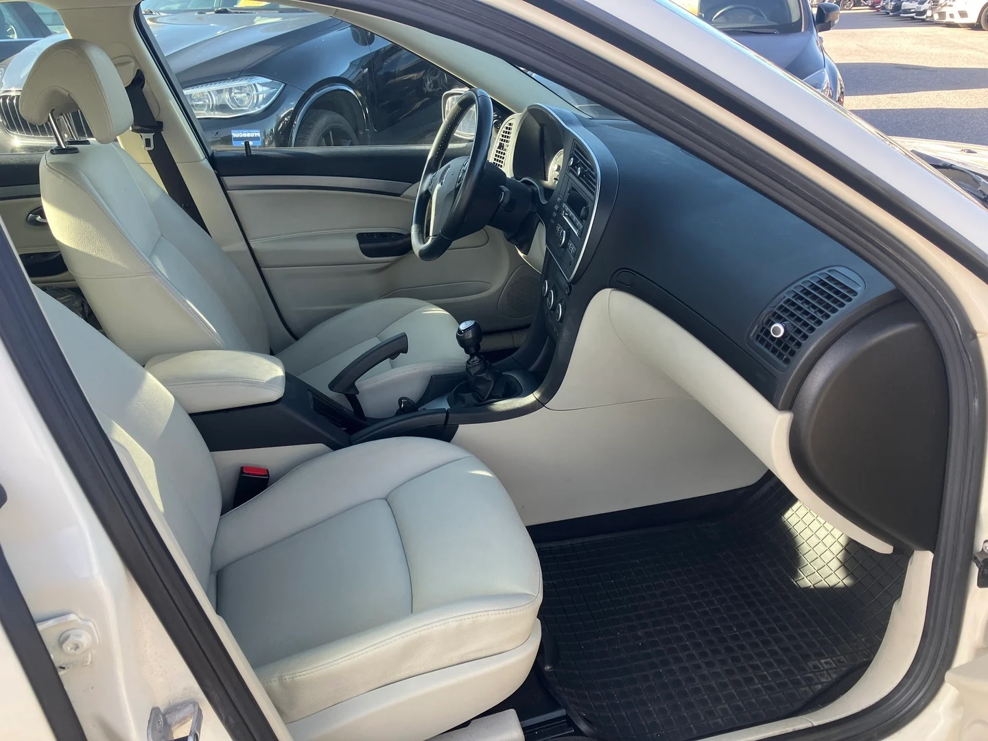 Car Image - 2FLVW4e7F9Gwuu1OTGmmR4