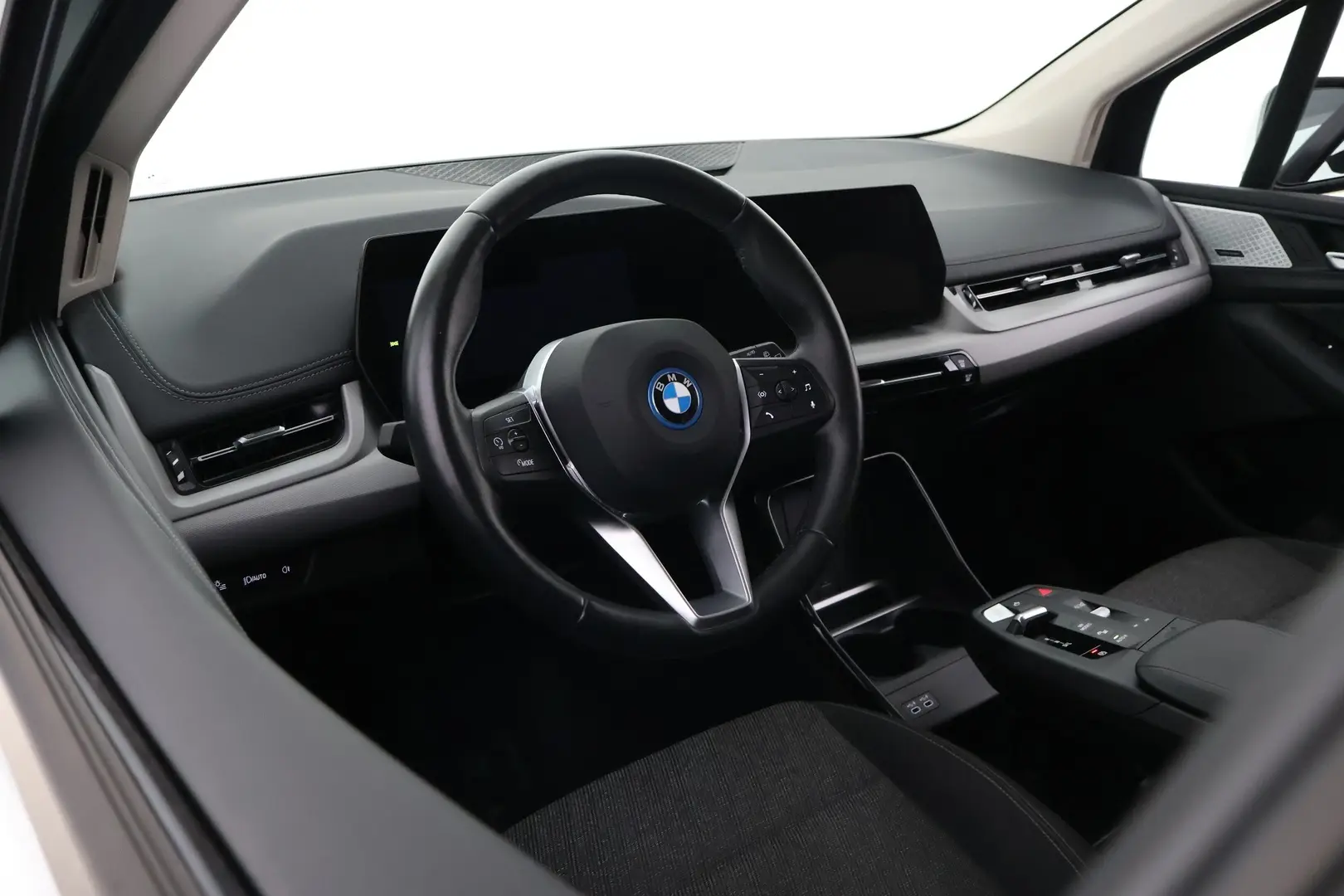 Car Image - 2fXXy8CoftBiiFz4oMpZXP