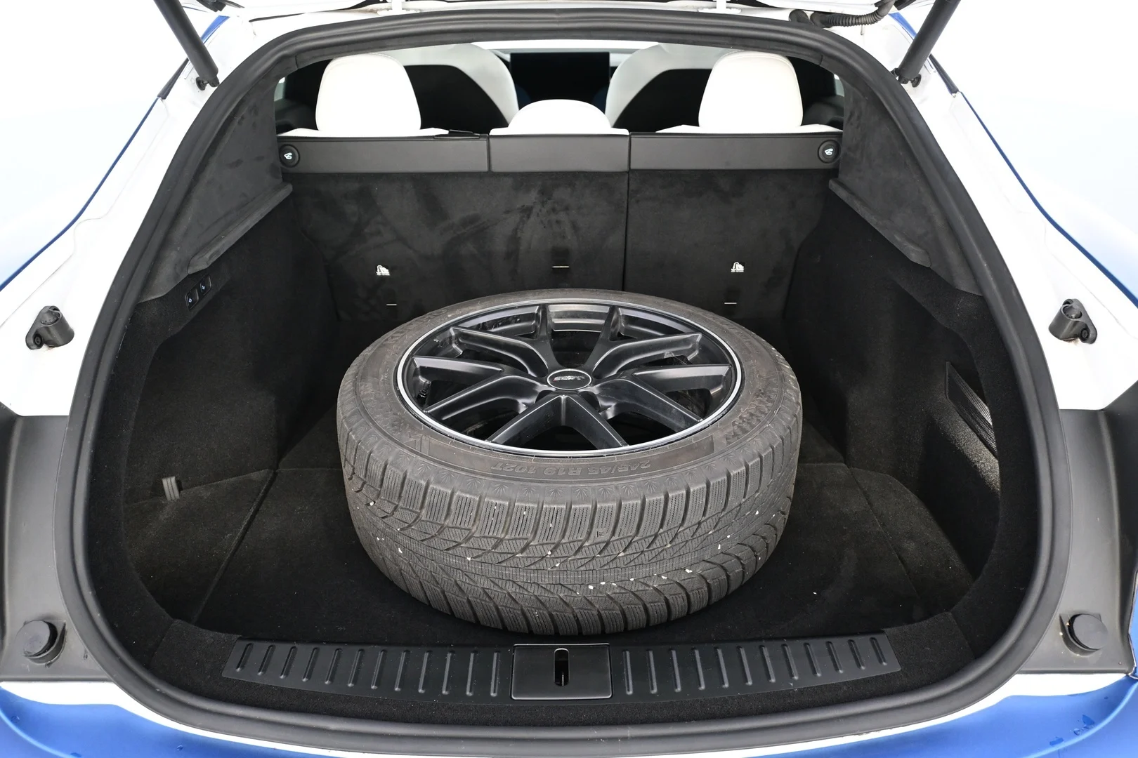 Car Image - 1zpbYQ87rHQ6rlMIOhzzXp