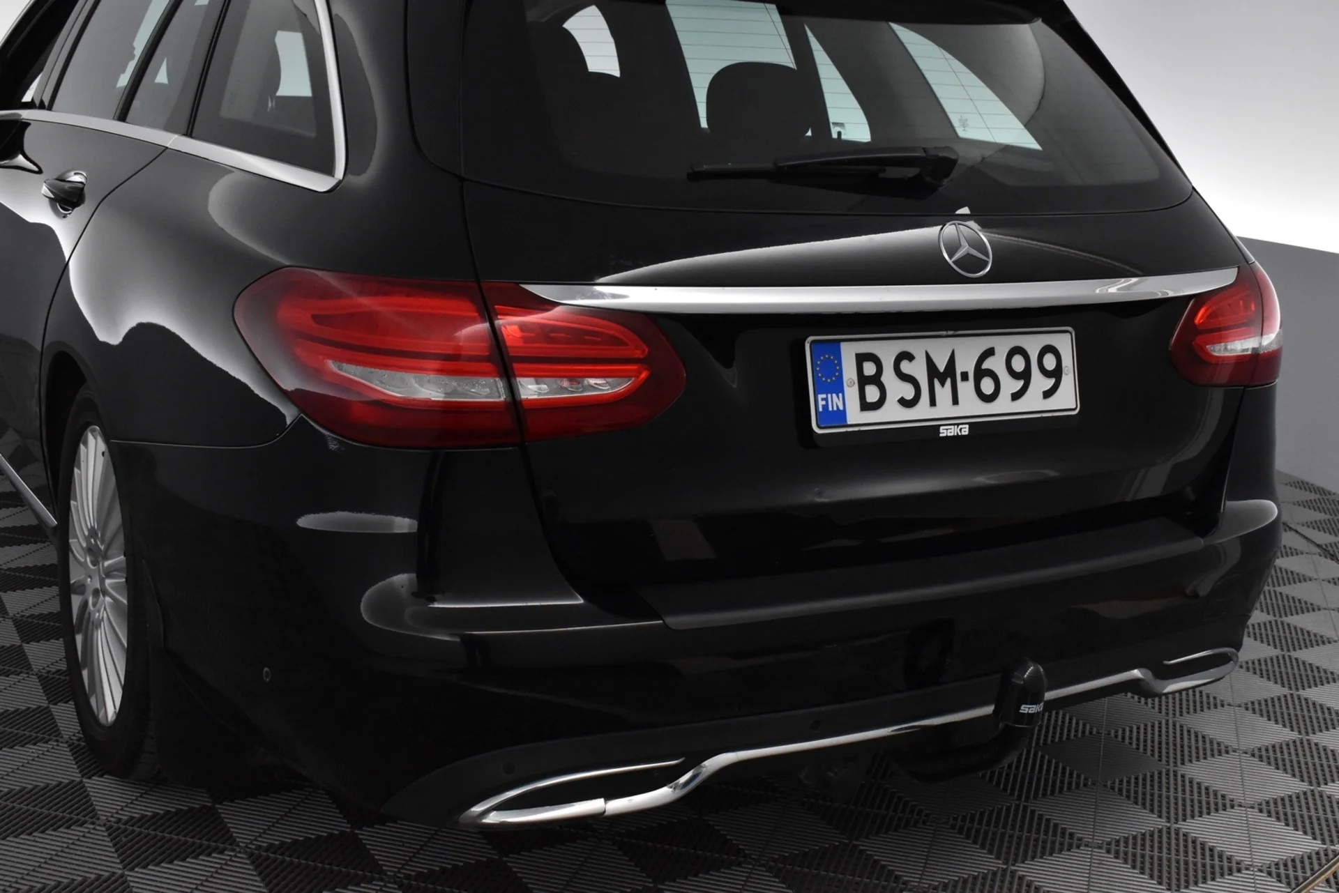 Car Image - 1X4u02c59E1GQkDZeNrt8c