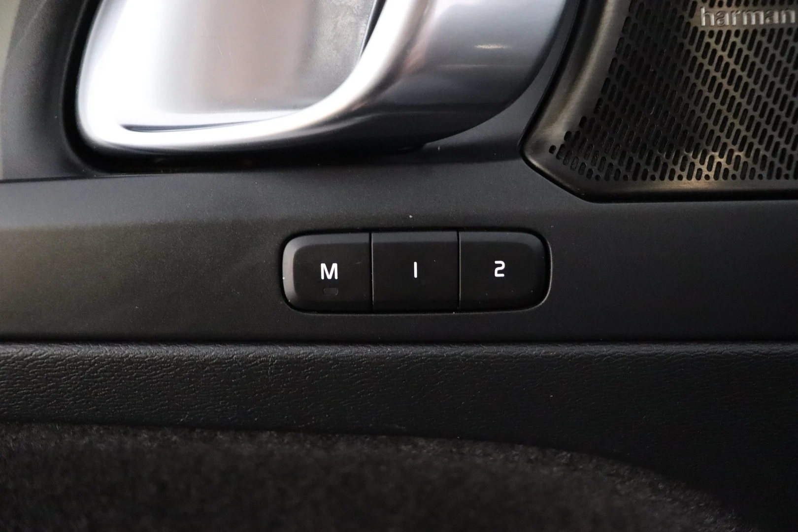 Car Image - 1C8BPQ1E1943FpjwwGCuce
