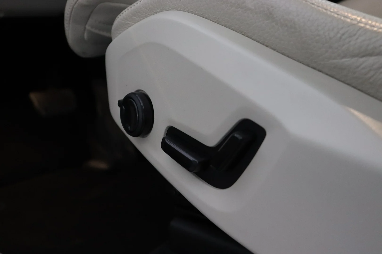 Car Image - 1Wp0aSNQmZnA2mANFwMPl7
