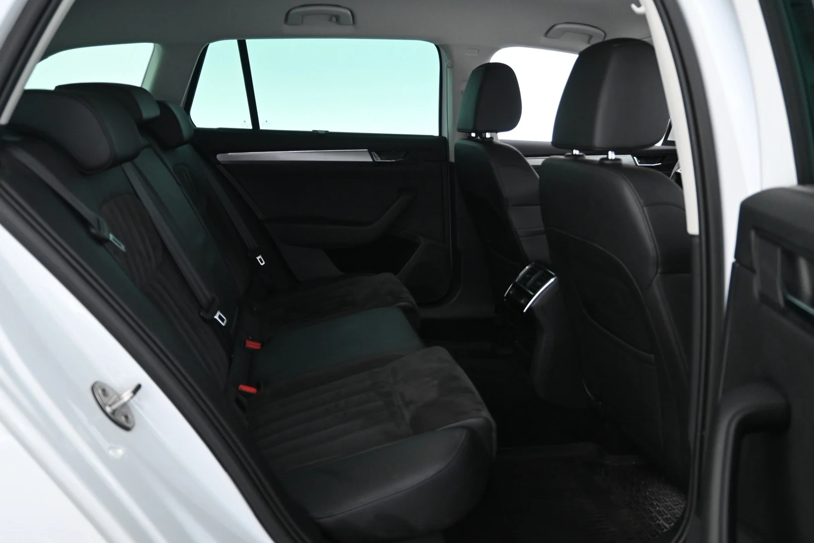 Car Image - 6pcBvad3Tn1MIbPyLfghBP