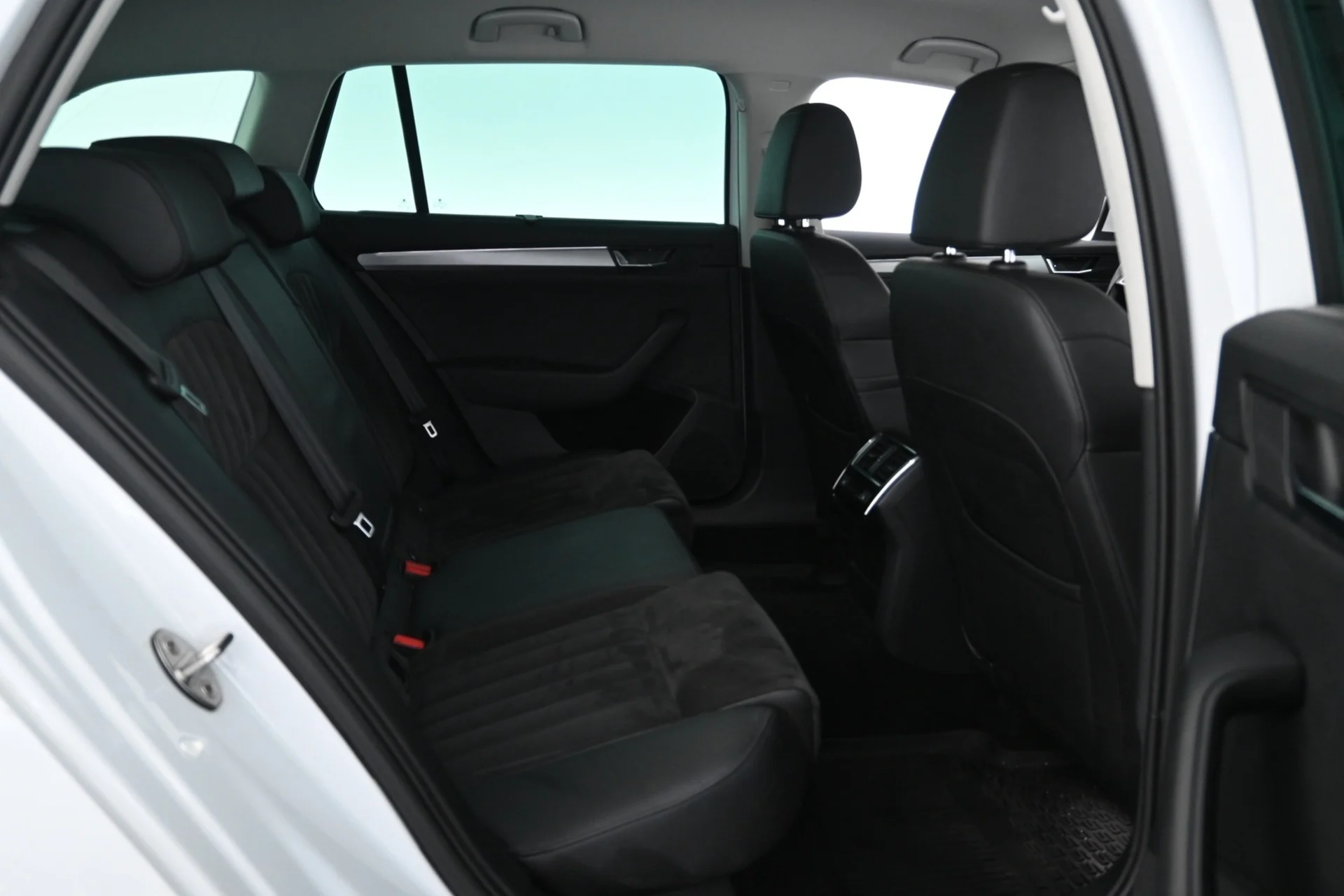 Car Image - 6pcBvad3Tn1MIbPyLfghBP