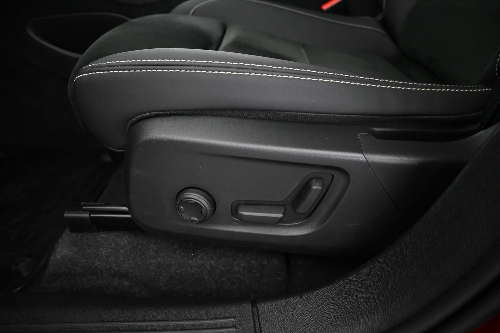 Car Image - 2KMtdDQWQxyVx5PM4By2IC