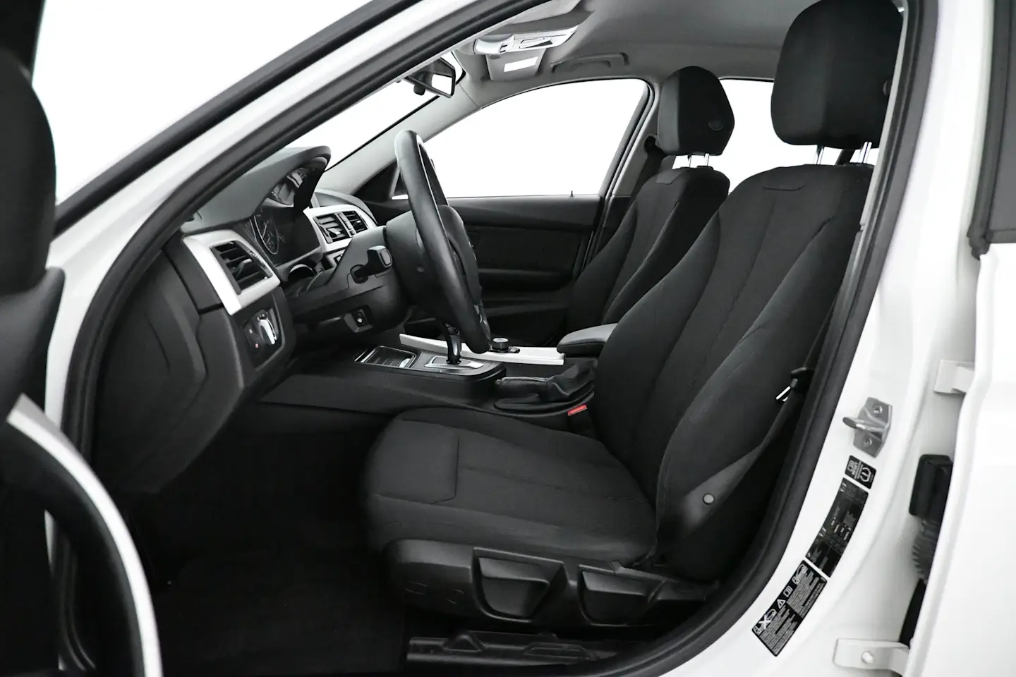 Car Image - dL6kL8kPbdXfSG6r5TzPE