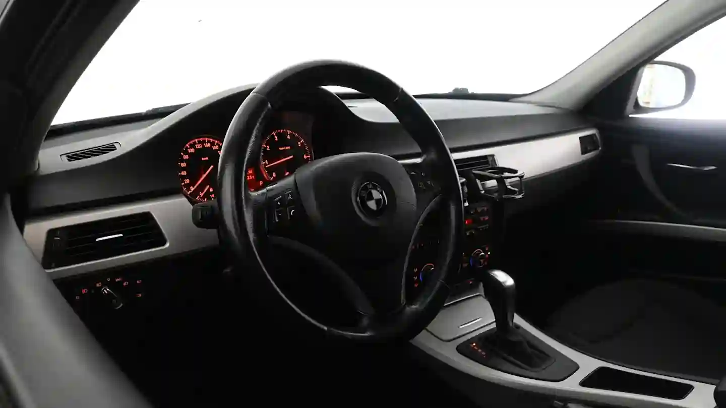Car Image - 3PxLrYTDVwrmKaGubjnF9d