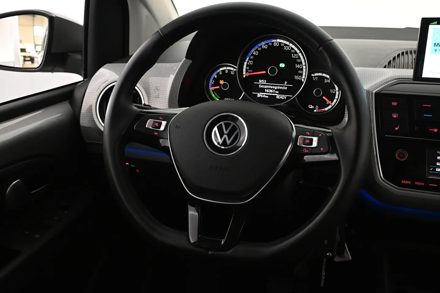 Car Image - OfzgmvkRvnDHUuvQbEclp