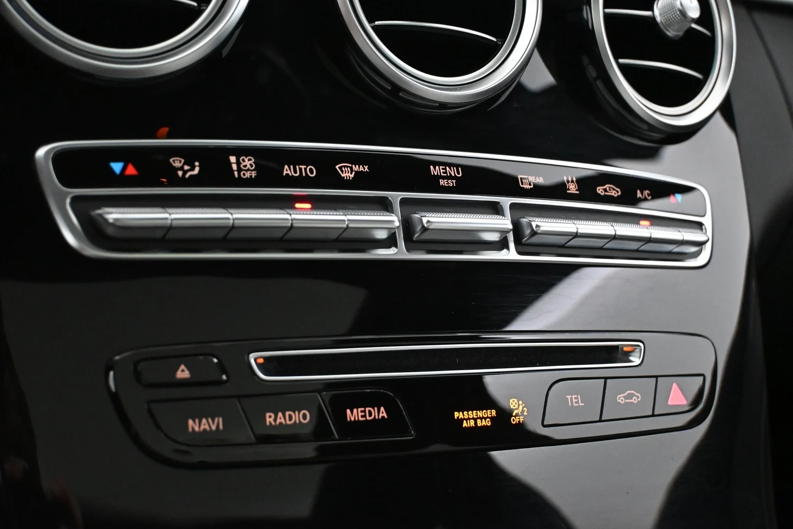 Car Image - 4p2JNSYmC5nopIULj7WLo7